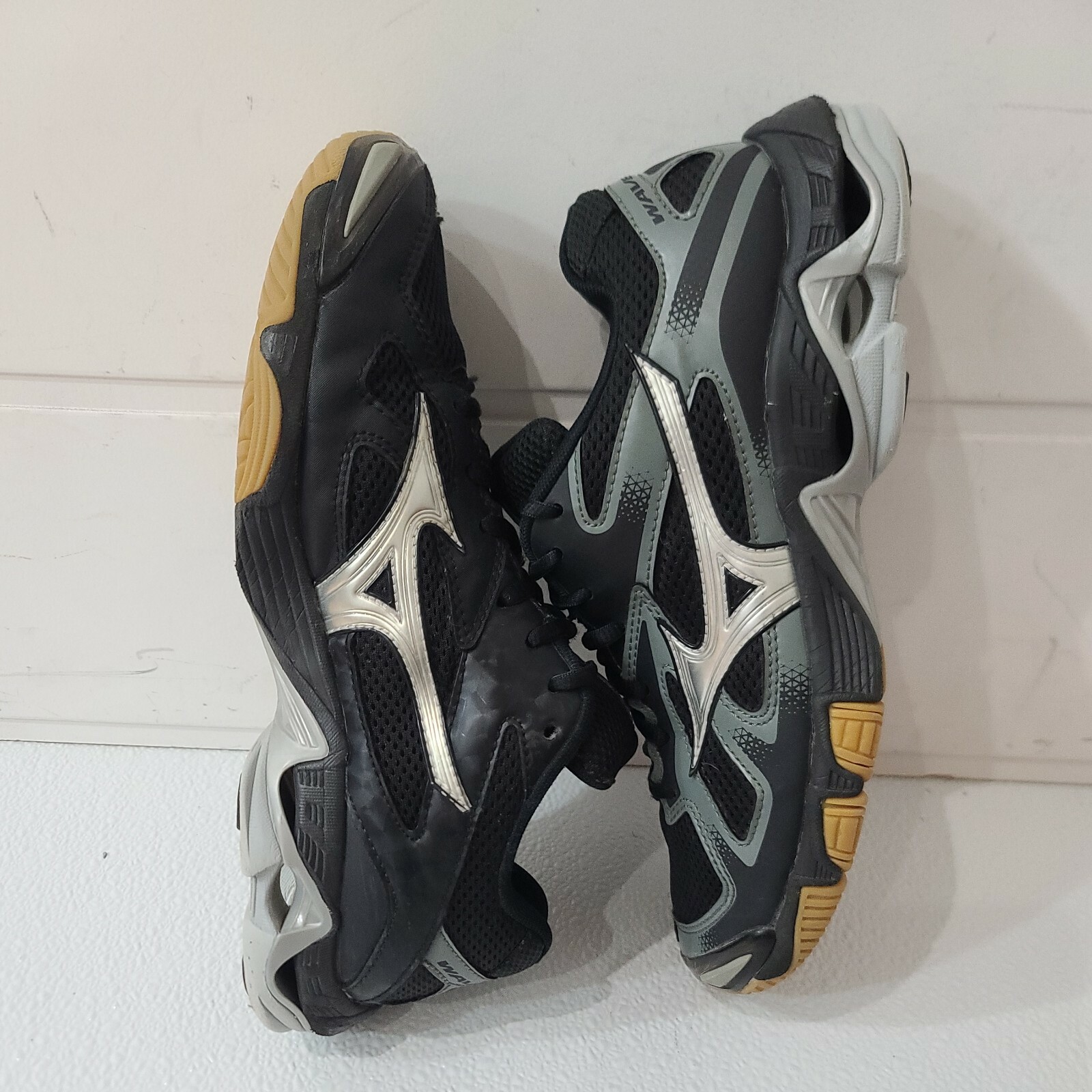 Women’s Mizuno Wave Bolt 5 Volleyball Shoes 430204-9073 Black Sz 9.5 Sneakers