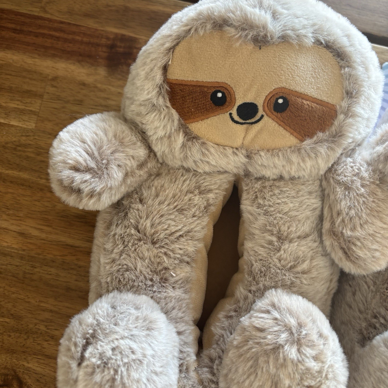 Rainbow Daze Sloth Animal Plush Women’s Slippers Size M 7/8 Stuffed Animal NWT