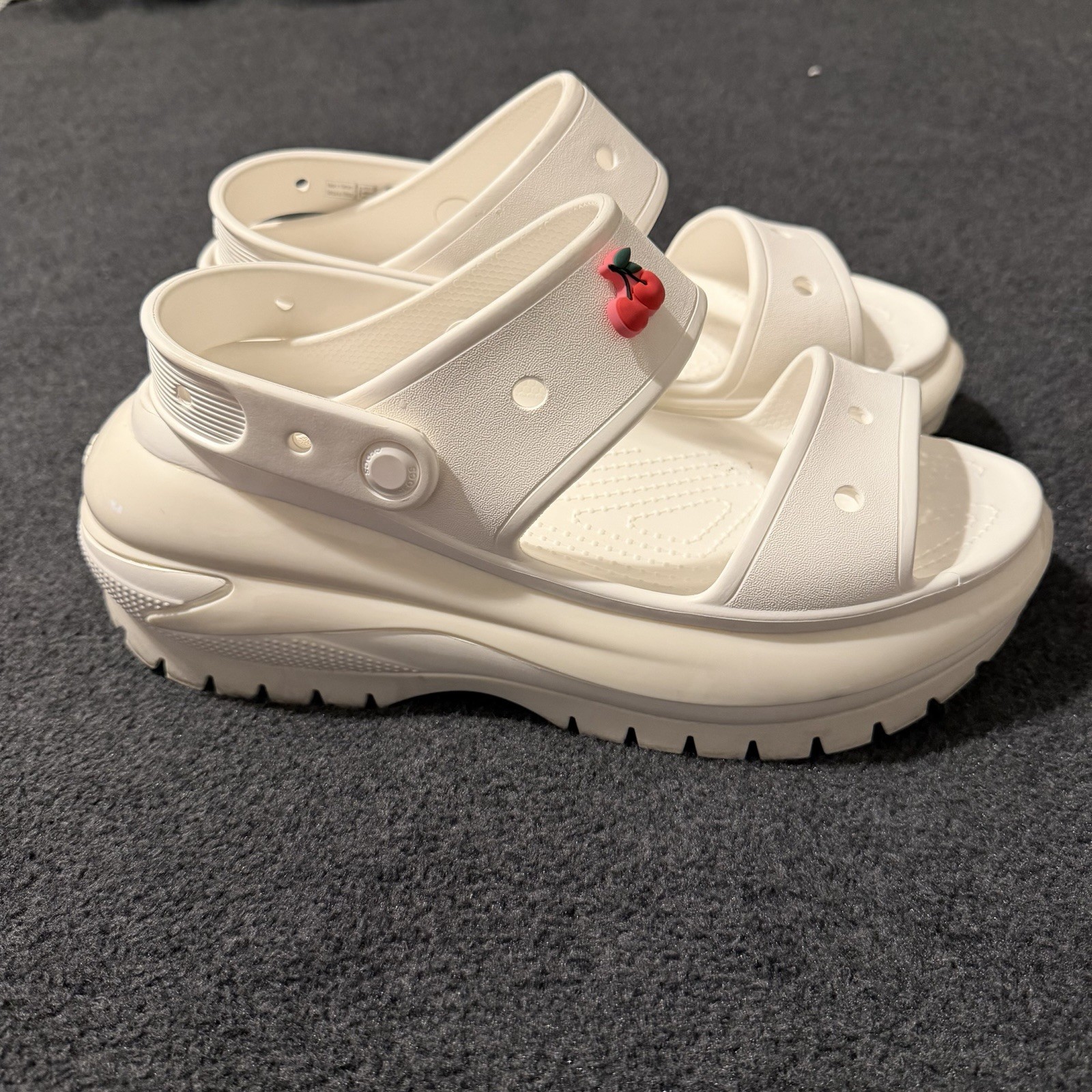 Crocs Women’s Bone White Classic Mega Crush Sandal Sz 11 Rave Festival Girlie