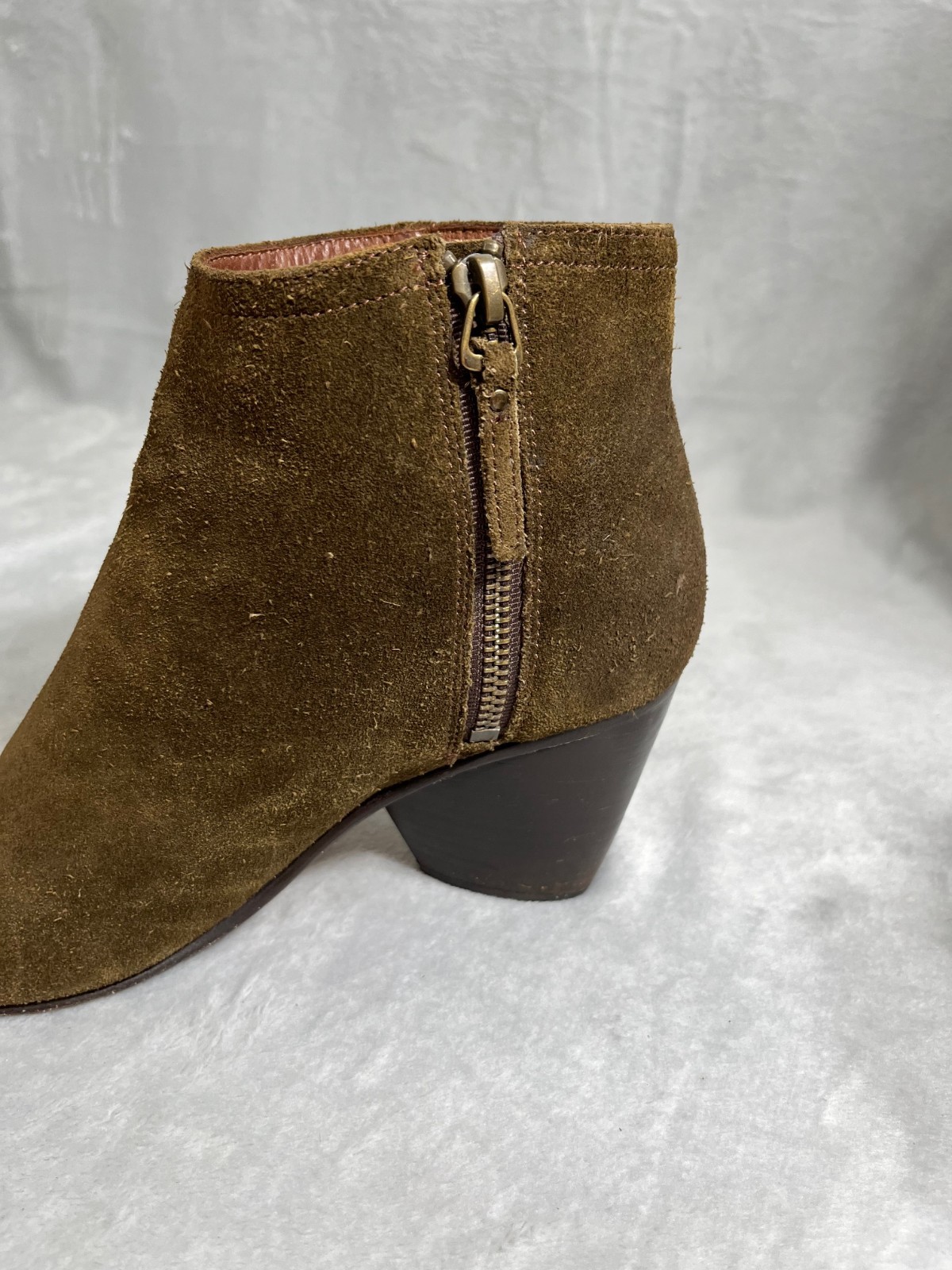 Ariat Two24 Moss Green Suede Ankle Boots Western Heel Women’s 8B Made Mexico