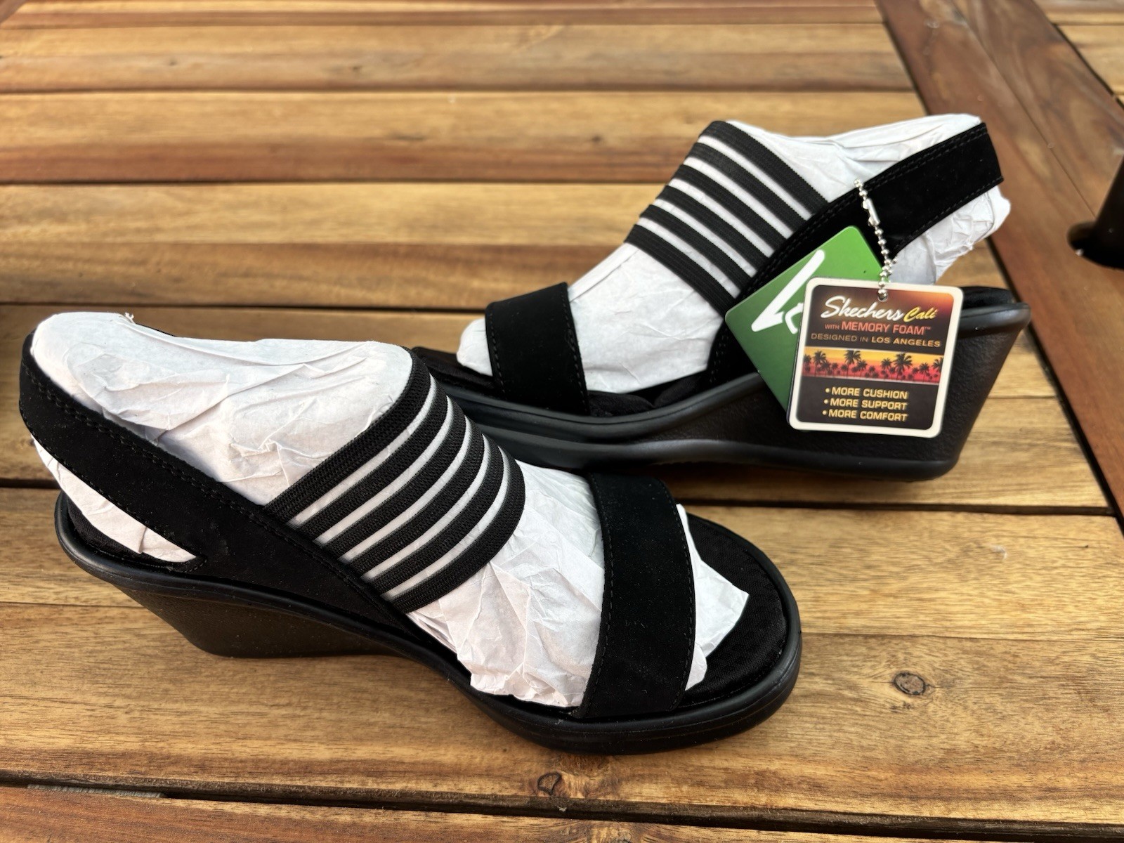 Skechers Women’s Black Striped Wedge Sandals Slip On Memory Foam US 5 NWT