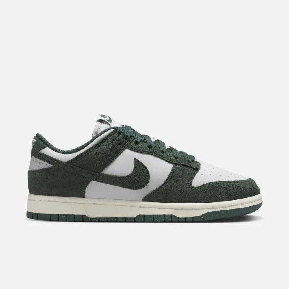 NWOB Women’s Nike Dunk Low Shoes Green HJ7673-002 Sz 6