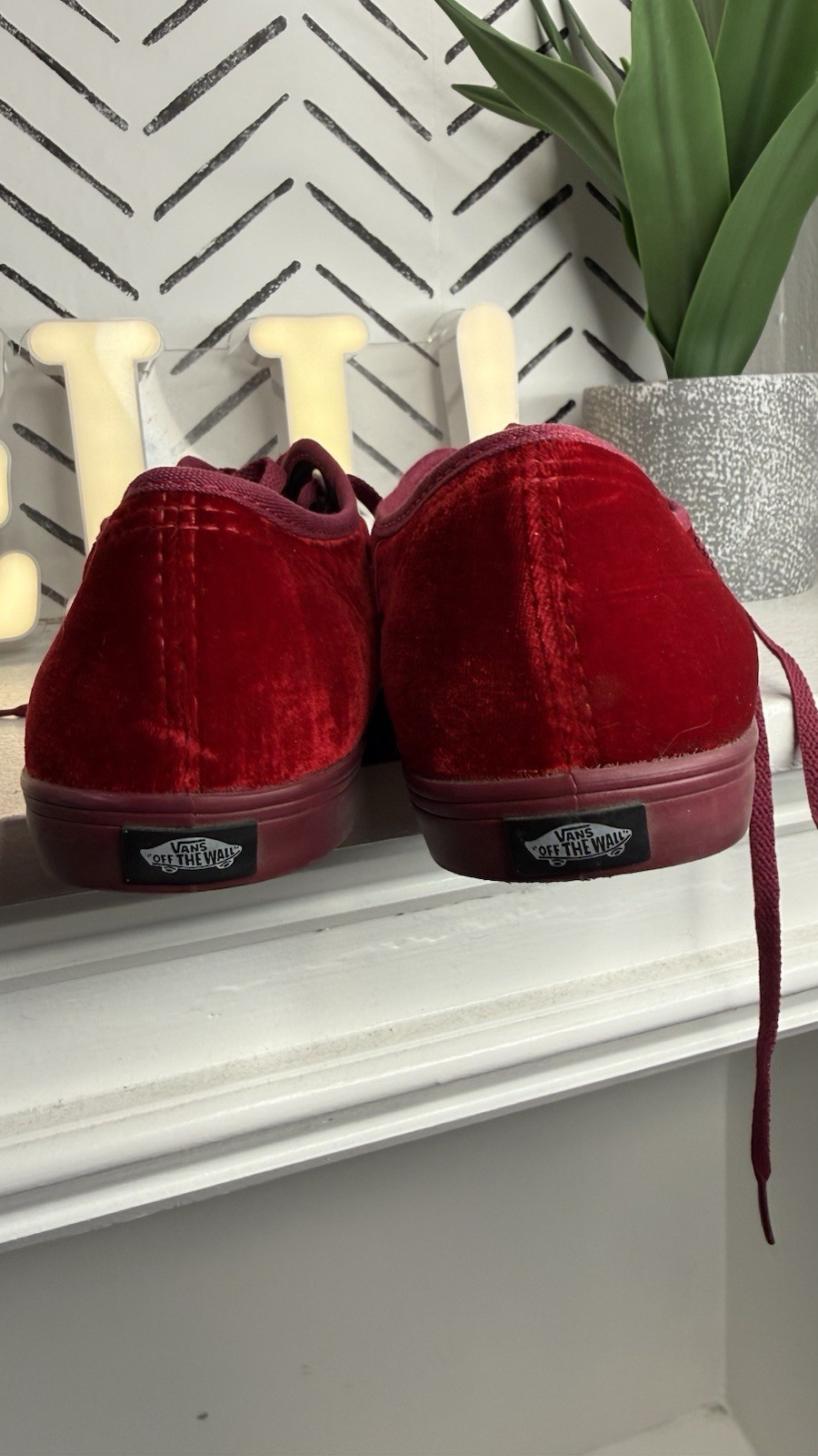 Vans Authentic Velvet Sneakers Burgundy Oxblood Women’s 7 Men’s 5.