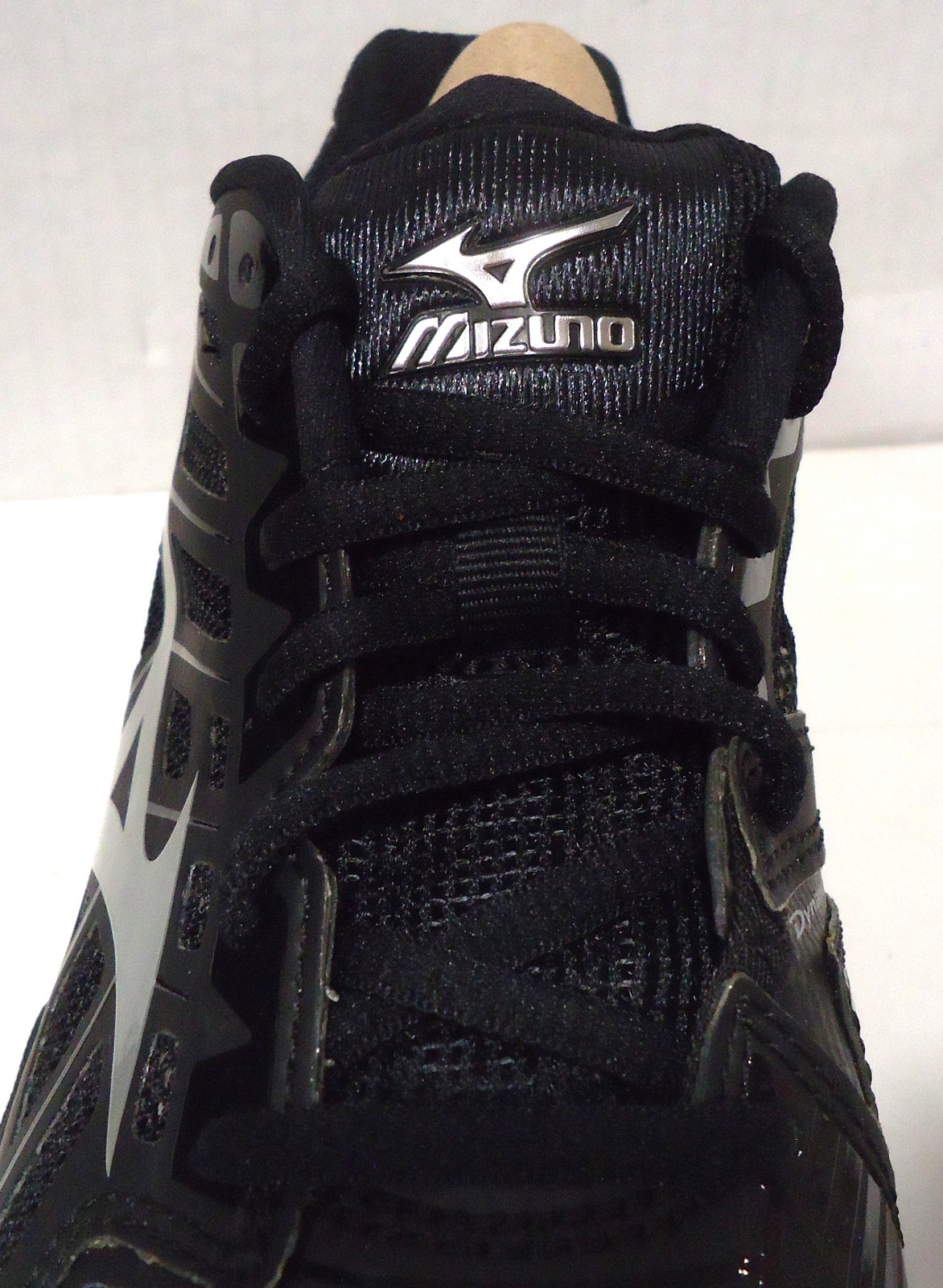 Mizuno Wave Lightning Z4 Volleyball Sneakers Shoes Women Size 7 Black- New w Box