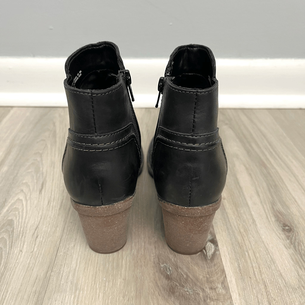 Clarks Booties Women’s 6 Artisan Carleta Paris Black Leather Heeled Ankle