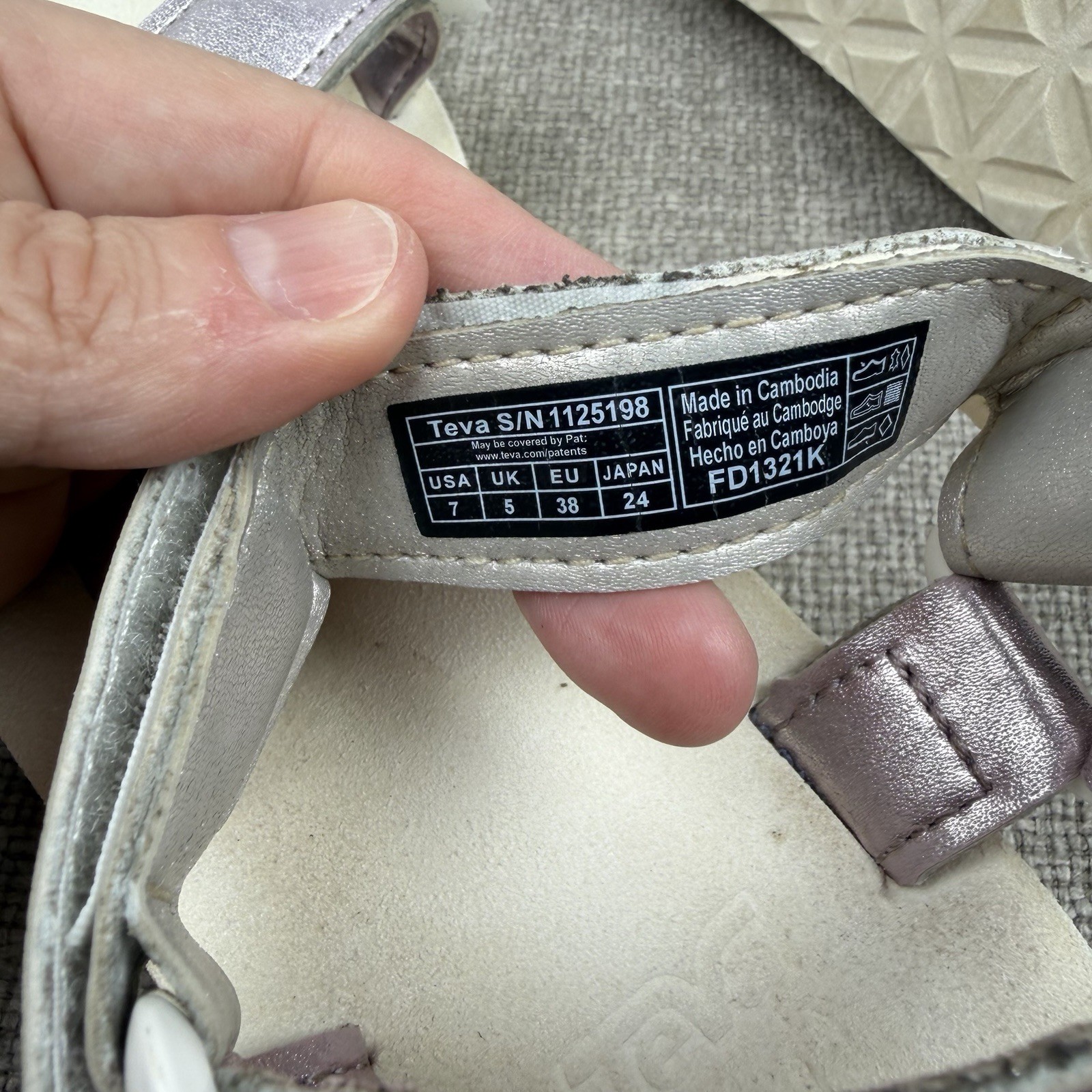 Women’s Teva Midform Universal Shimmer Sandal White Metallic Pearl Multi Size 7