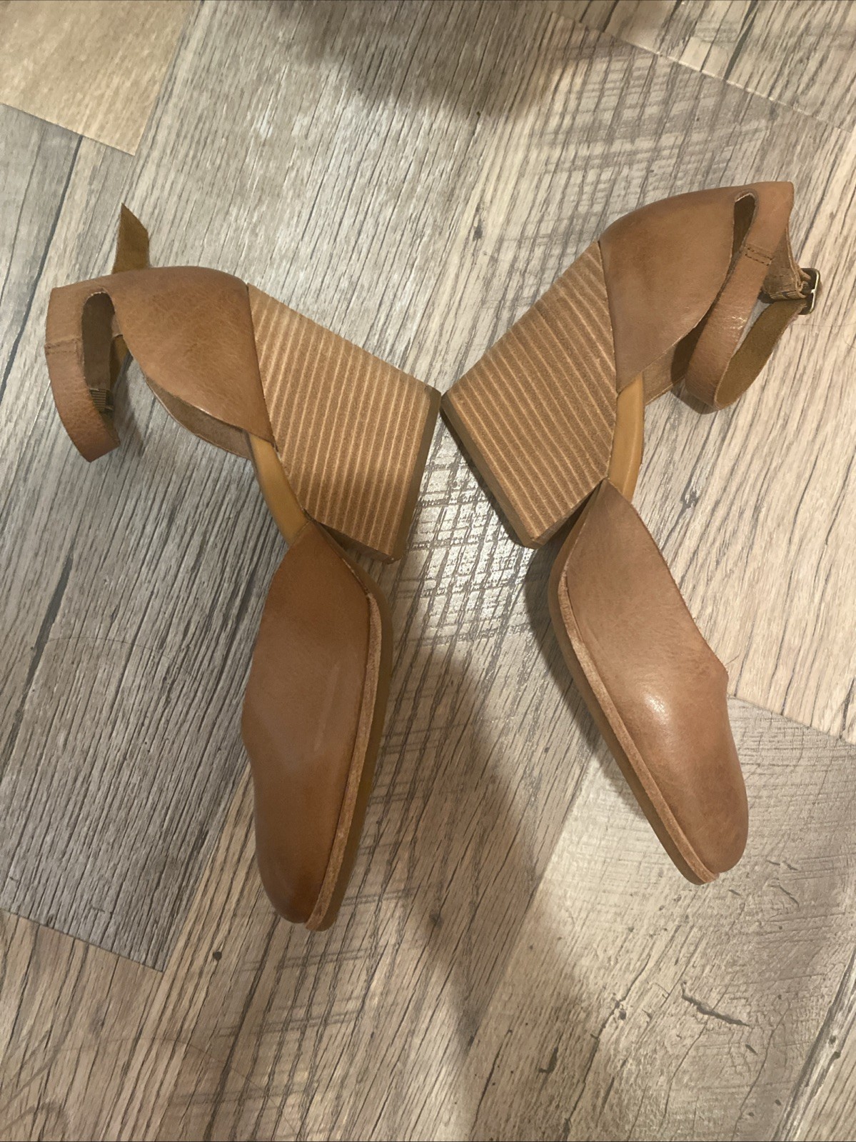 Kirk Ease Size 11 Women’s Camel Color Leather Heal With Buckle Strap New
