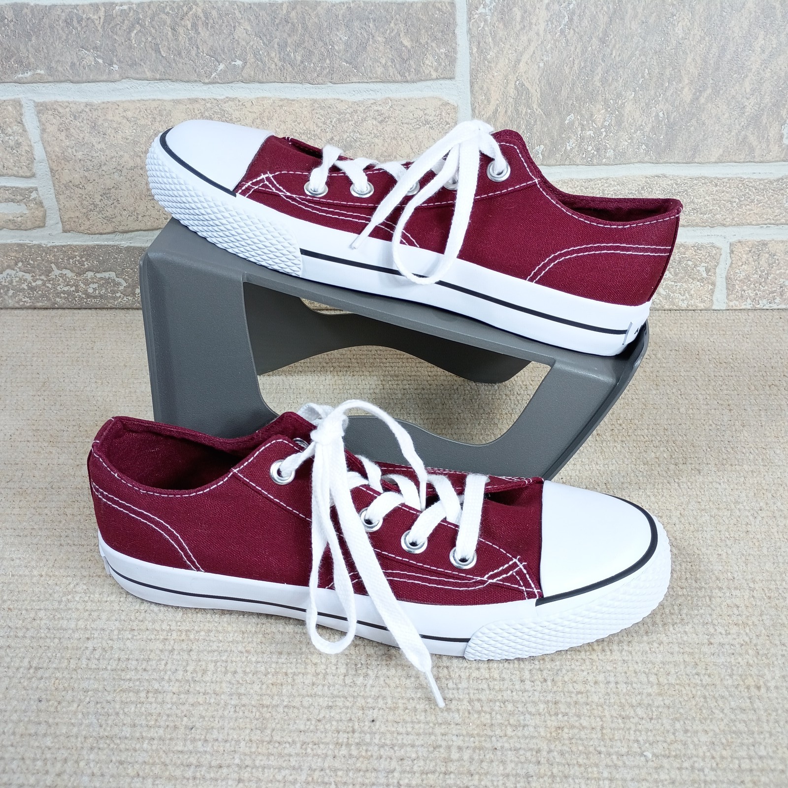 Airwalk Women’s Size 8 Maroon Canvas Low Top Lace-Up Sneakers Casual Shoes