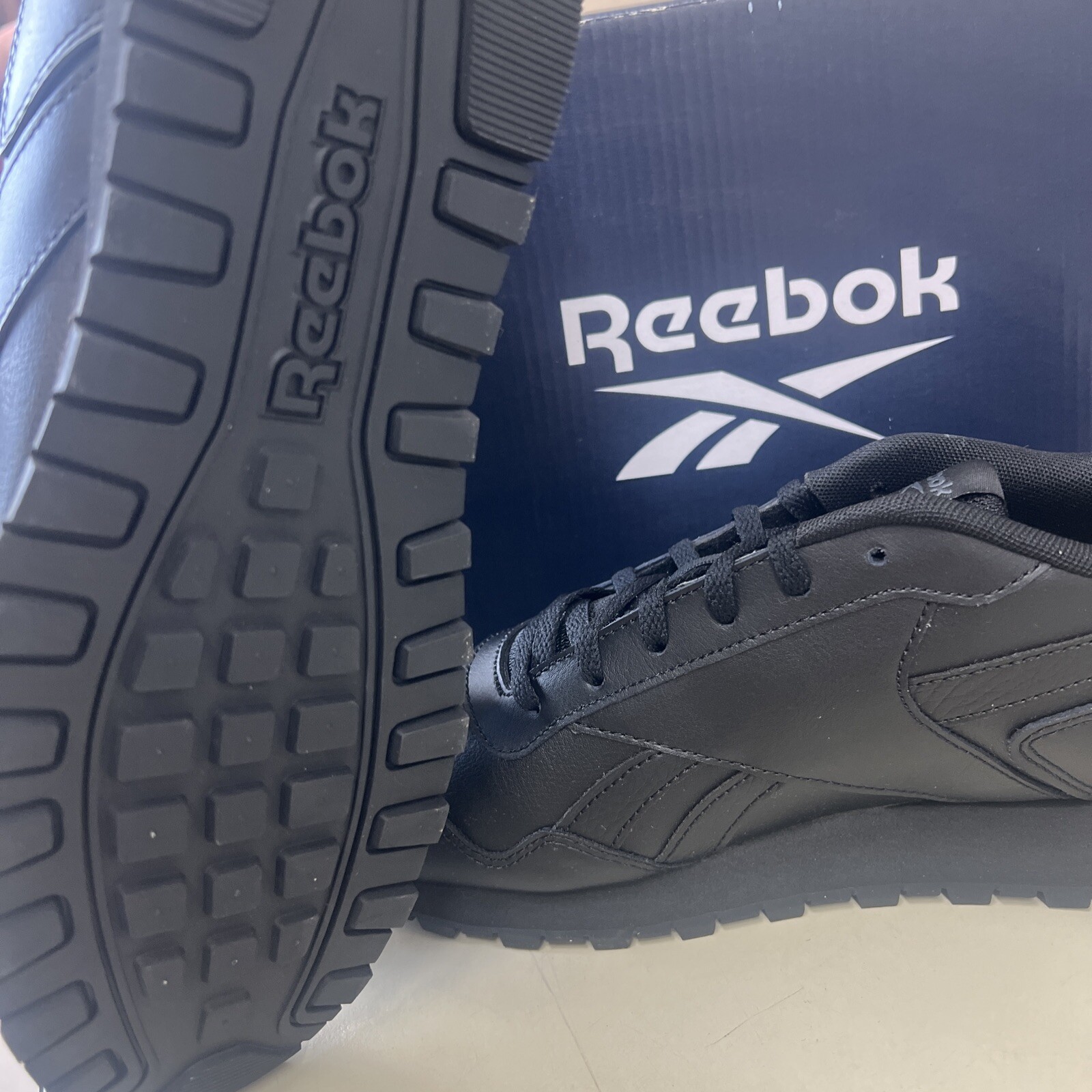 PICK SIZE – Reebok GV6993 Women’s Classic Glide Black / Purgry Runner Shoe