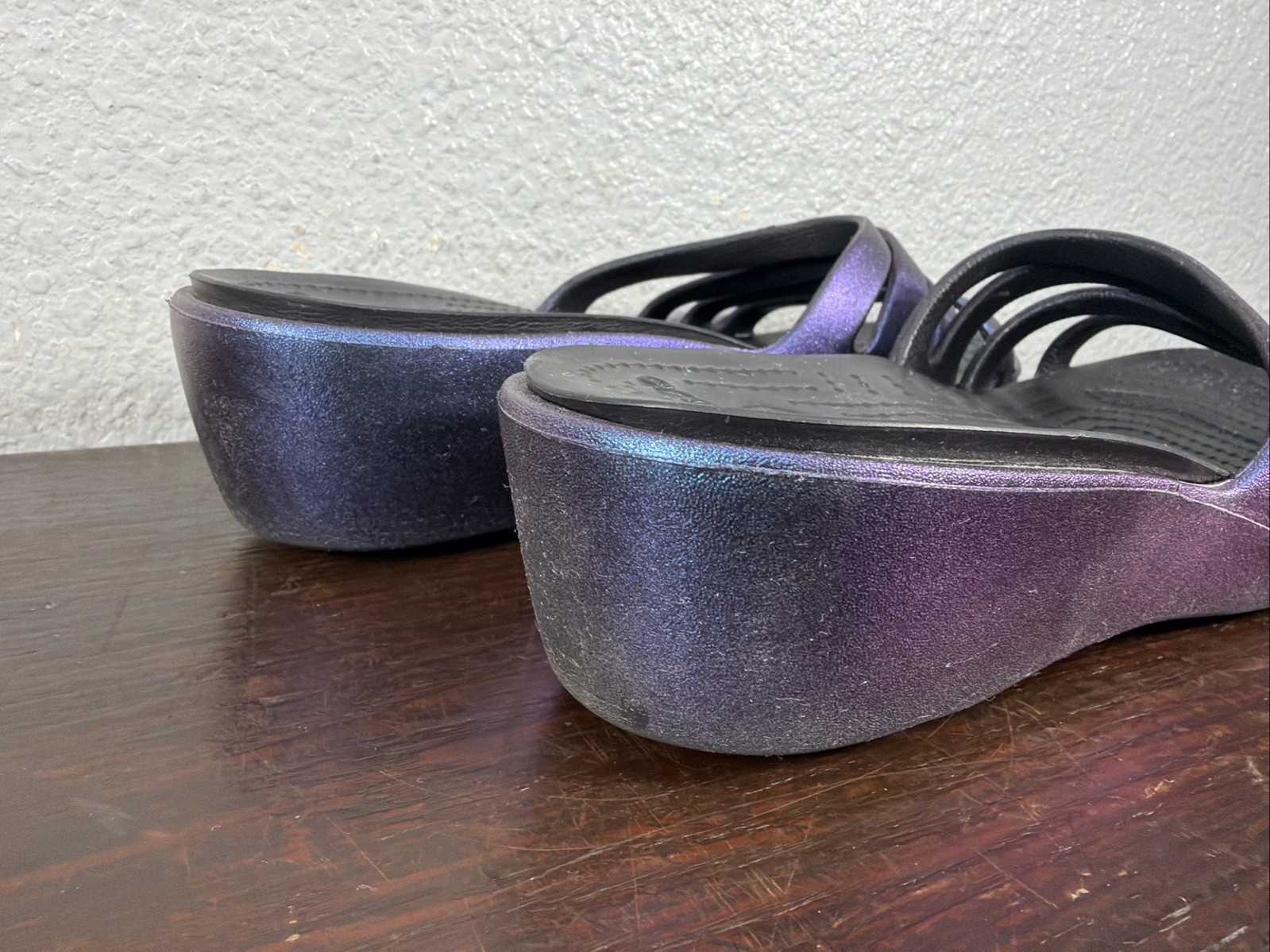 Crocs Women’s Strappy Rhonda Wedge Slip On Iridescent Black Sandals Size 9