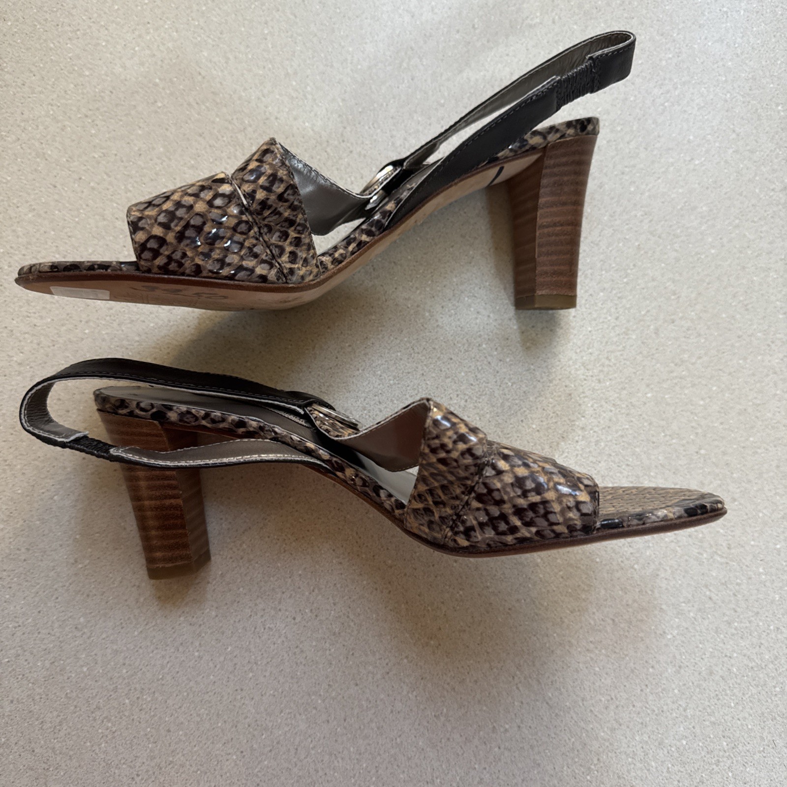 BRIGHTON RIVOLI Beige Brown Snakeskin Med Heel Sandals, Sz 7, MSRP $210