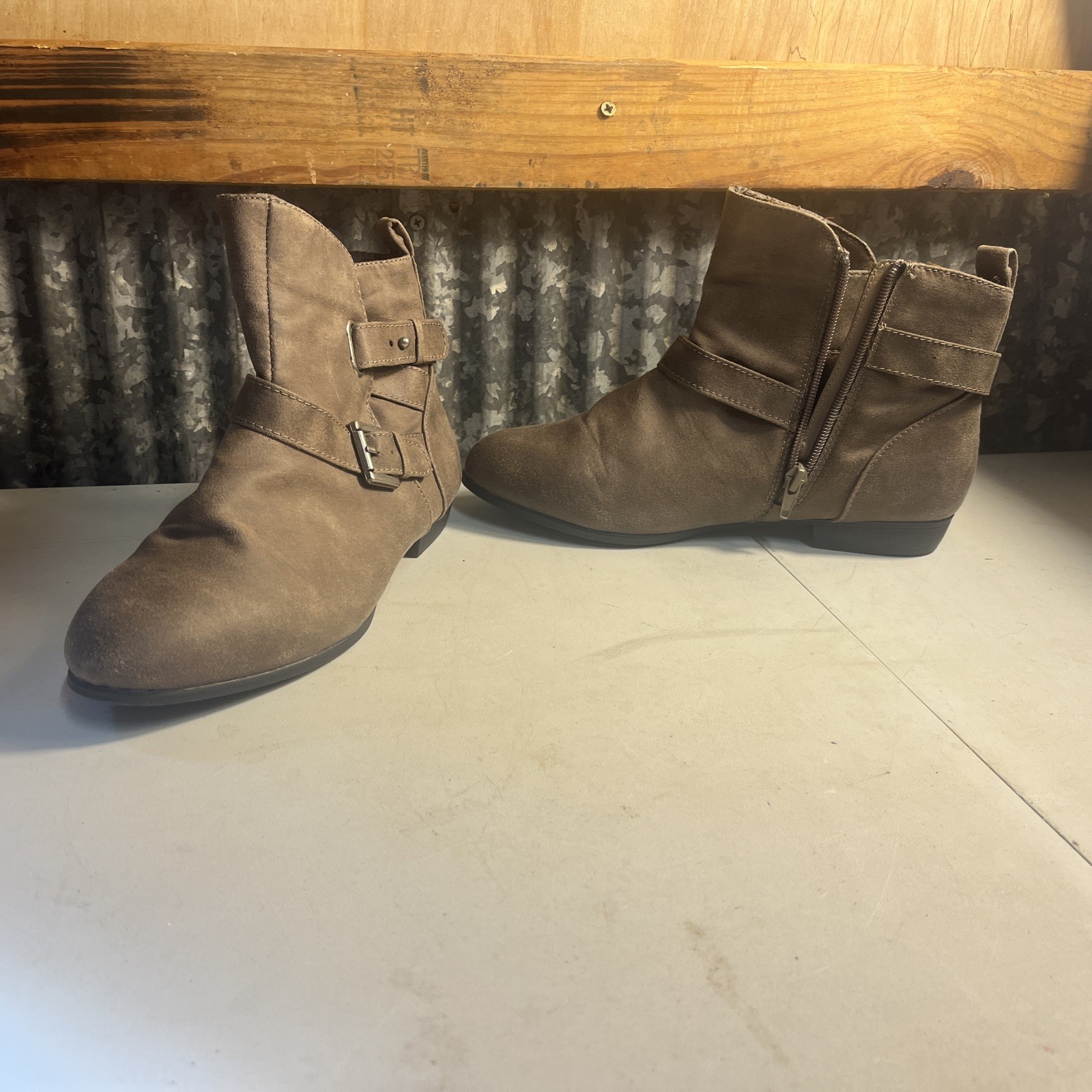 Rampage town Faux Suede Zip Ankle Bootie Buckle Strap 8m. Excellent condition ￼