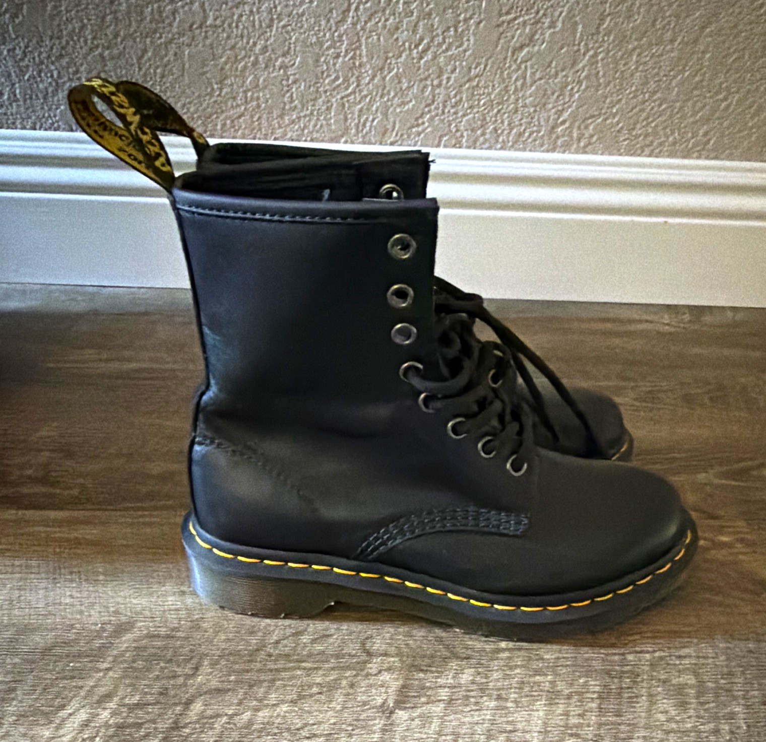New Dr. Martens 1460 W Women’s Black Leather Lace-Up Combat Boots US 6, 37 EU