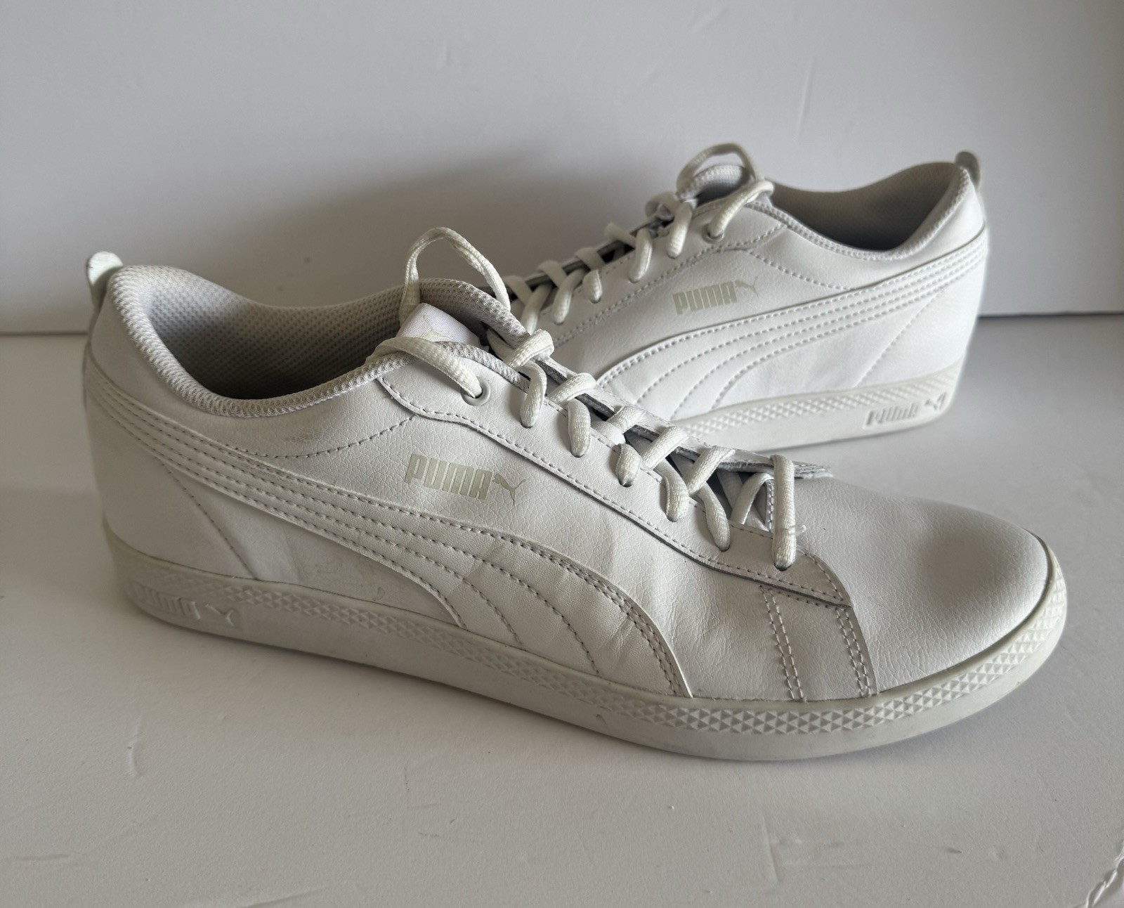 Puma Smash v2 Sneakers Womens 10 White Leather Worn 1X