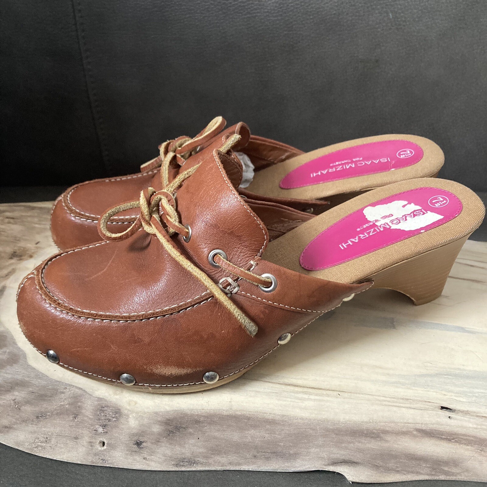 Vtg ISAAC MIZRAHI X TARGET Clogs Sz 7.5 Brown Leather 2.5” Heel Studs Bow LORI