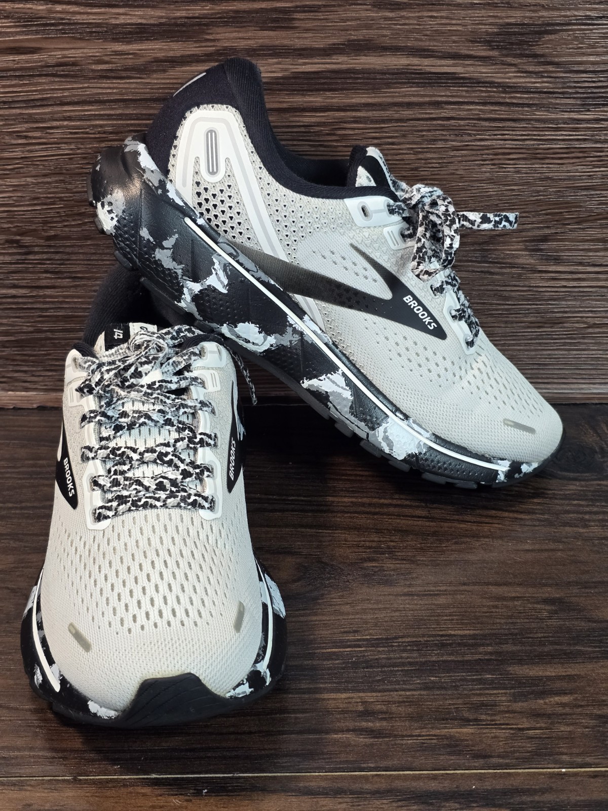 Brooks Ghost 14 Running Shoes Womens 6.5 B Gray Cushioned Sneakers 1203561B135