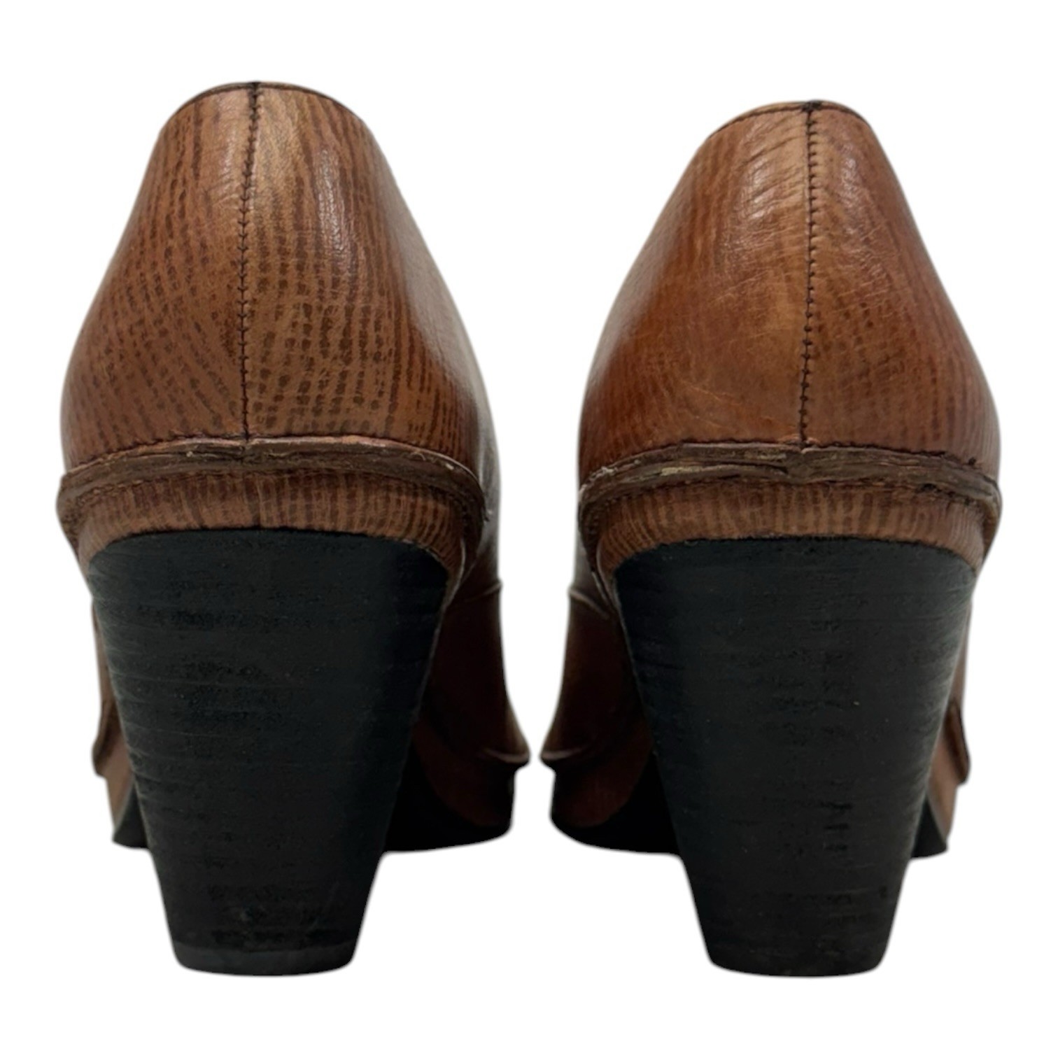 CLARKS ARTISAN Womens 9.5 Embossed Leather T Strap Pumps Maryjane Heels 73872