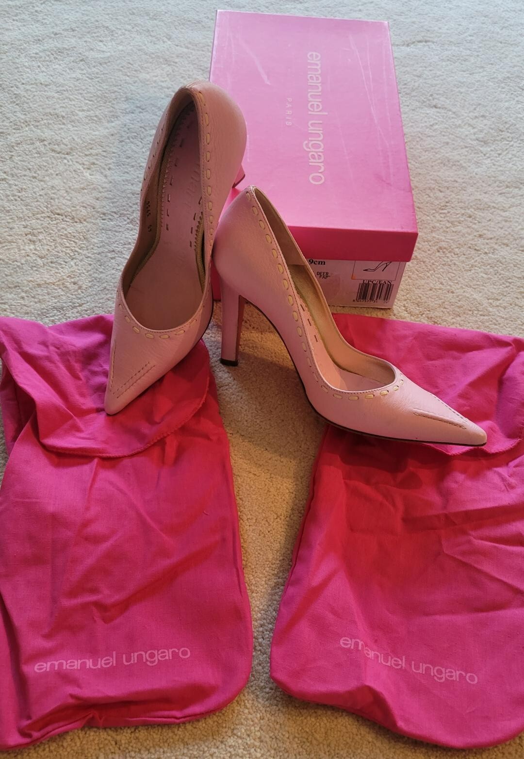 EMANUEL UNGARO PARIS 9cm/ 3.5” heels Light Pink soft leather Pumps – Sz 7M