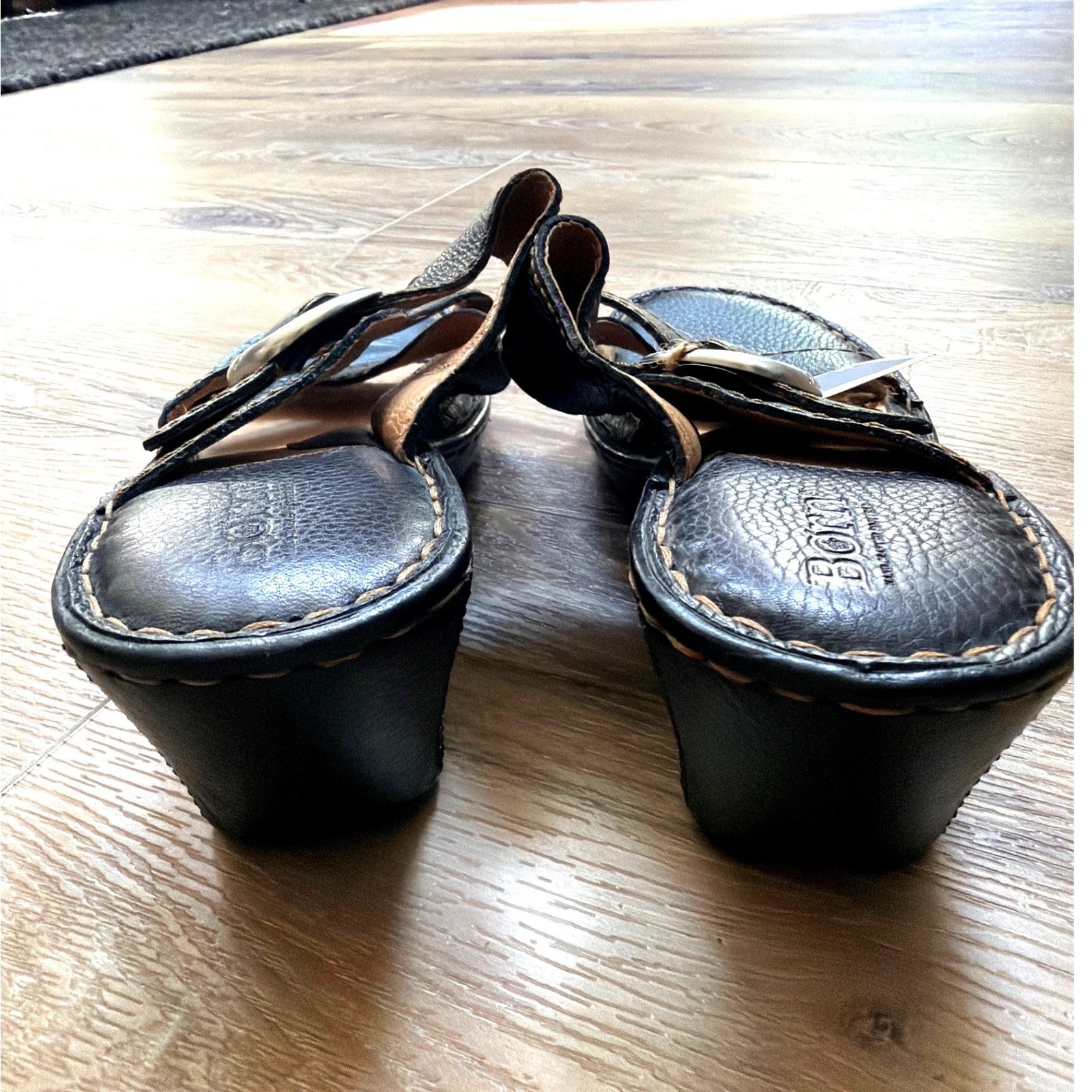 Børn Black Leather Crisscross Buckle Wedge Sandals Size 10 Slip On NWOB Shoes