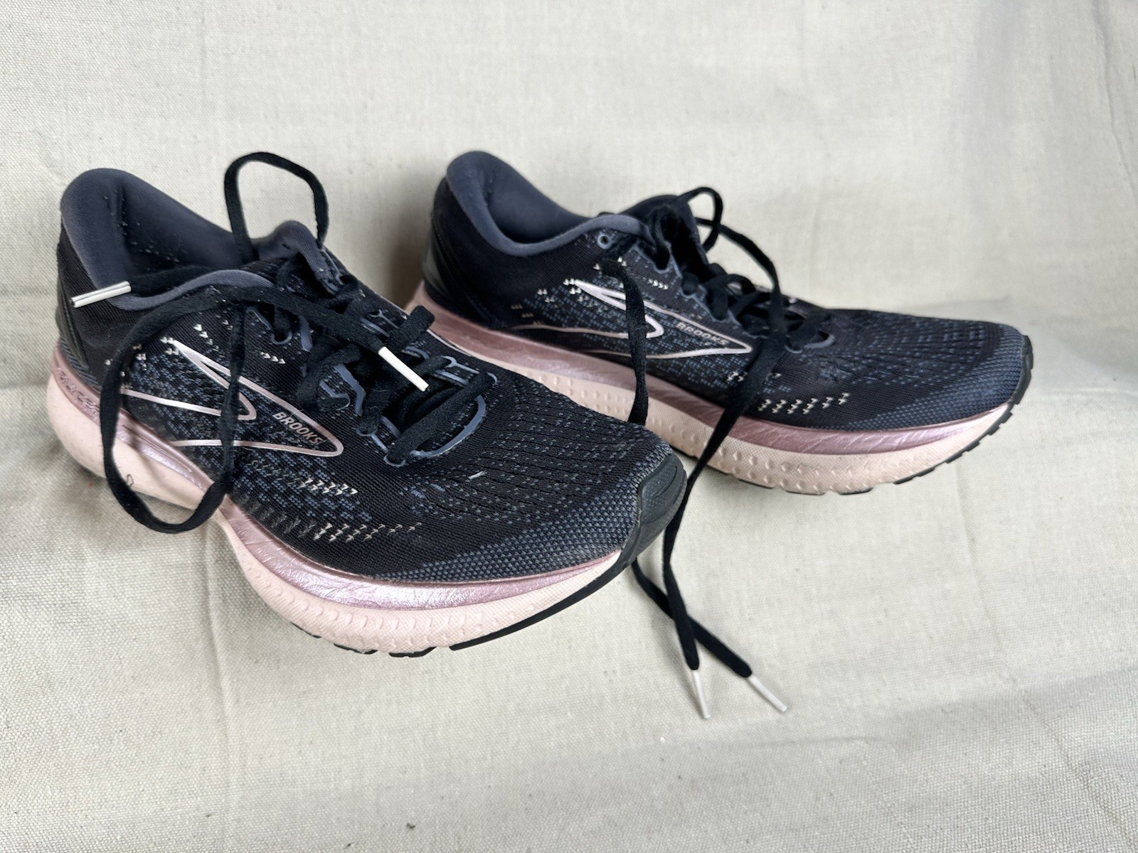 Brooks Glycerin GTS 19 Women’s Running Shoes Black/Pink, Size 8.5