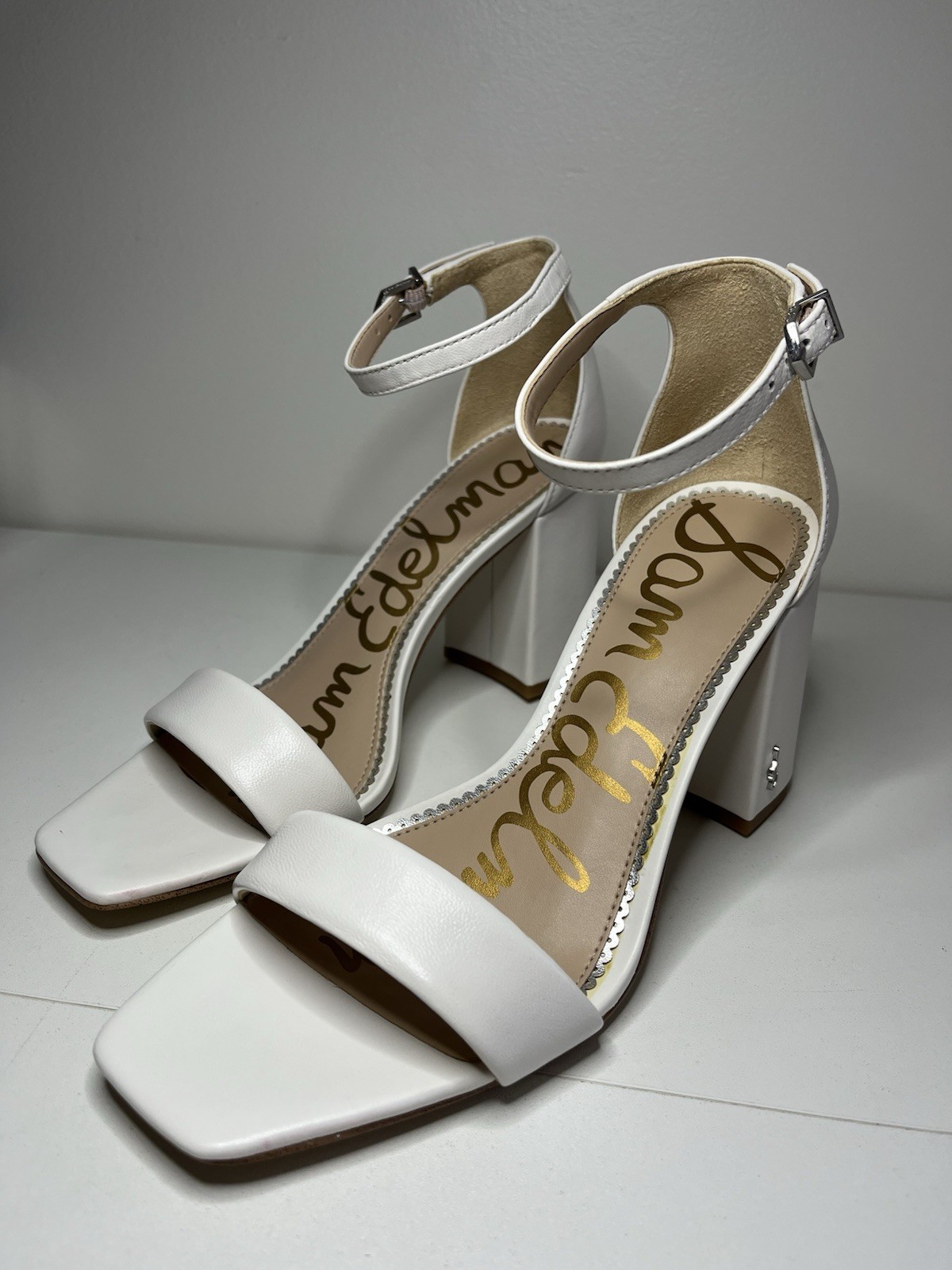 NWOB Sam Edelman Yaro Womens Strappy Sandals 7.5 White Ankle Strap Block Heel
