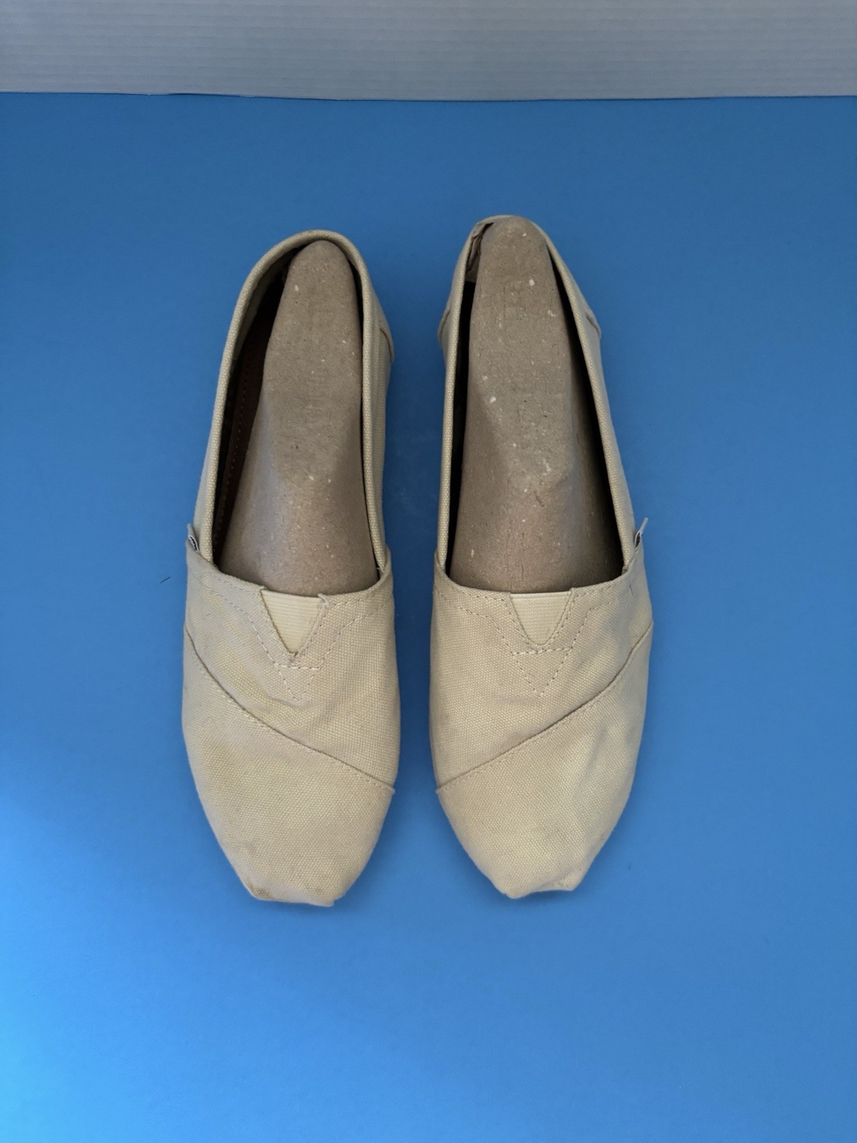 Tom’s Women’s Cream Colored Canvas, Size 9