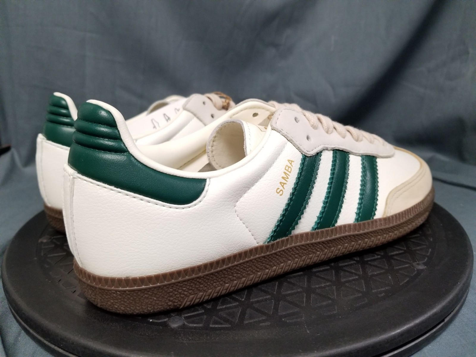 Adidas Samba OG Sneakers Off White Green Sand JR8843 Women’s Size 10 NEW NO BOX