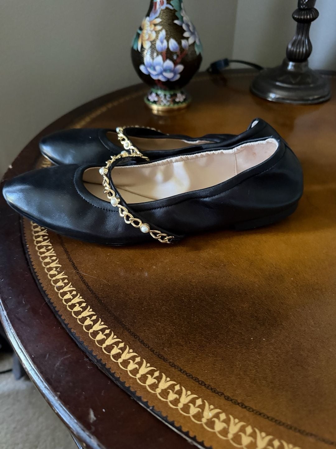 Stuart Weitzman Black Leather Pearl Chain Mary Jane Ballet Flats Size 9B