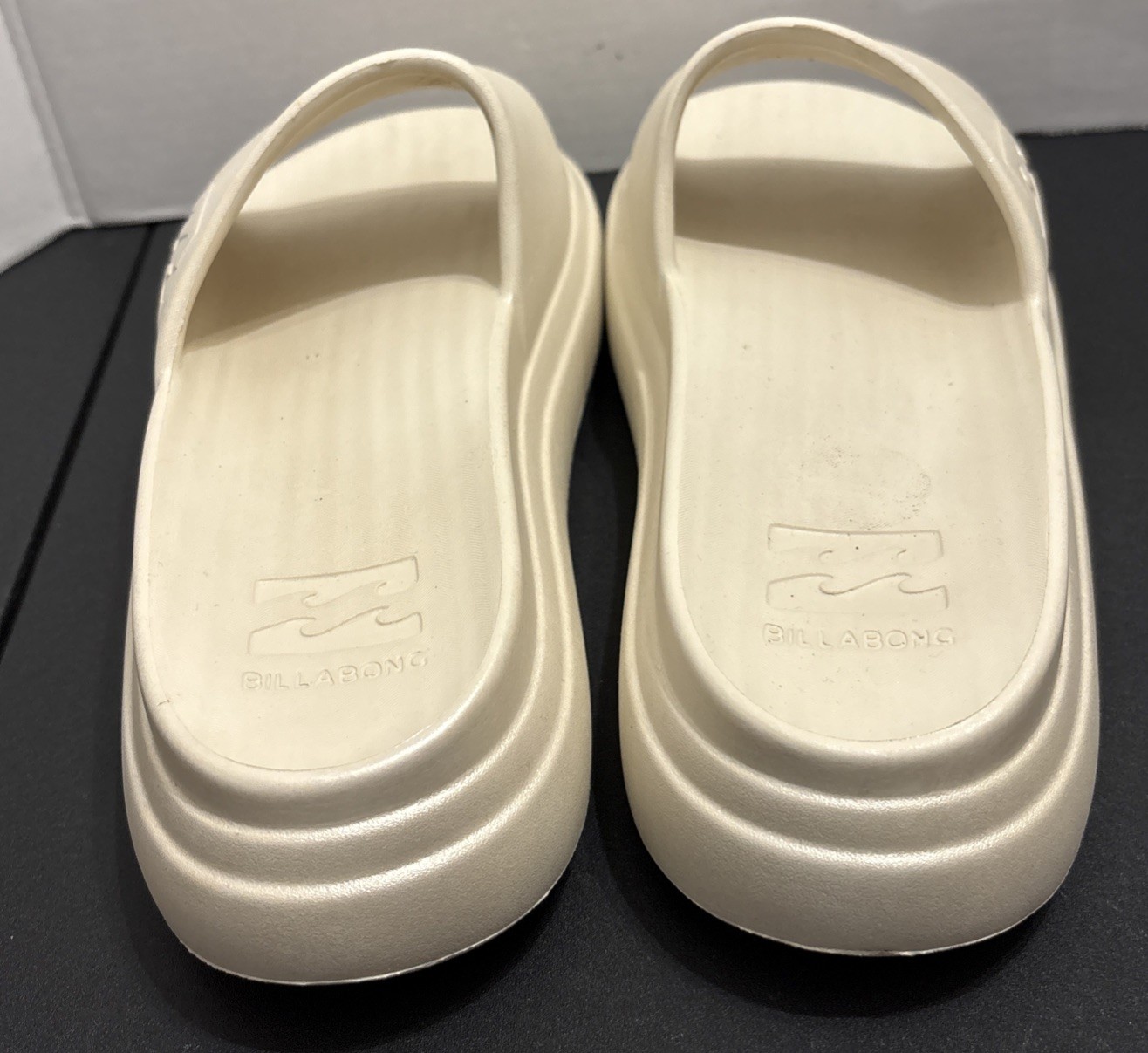 BILLABONG Platform Soft Cushion Slide Sandals Size 9 Cream Off White