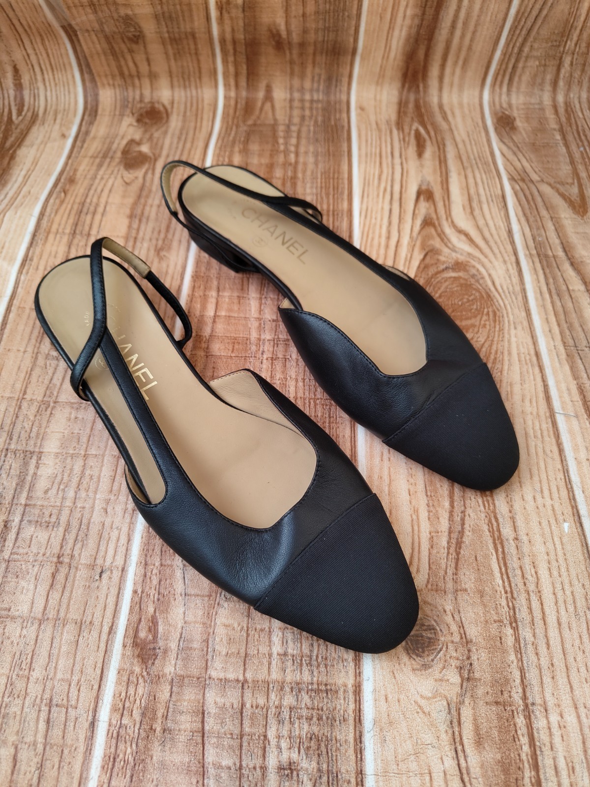 CHANEL Slingback Grosgrain CC Cap-toe Black Leather Flats EU 40 US 9.5