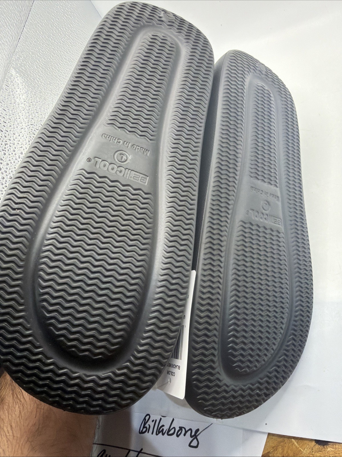 32 Degree Cool Cushion Slide, Wear anywhere, Size Large Black. W9-10, M 7-8