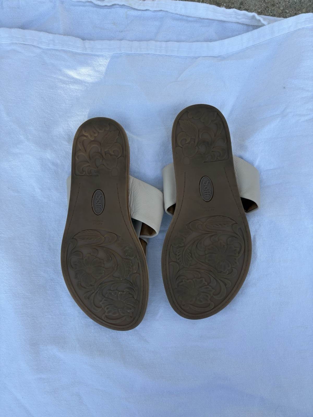 Sofft Beige Leather Bow Thong Slip-On Sandals Women’s Size 7 M Spring