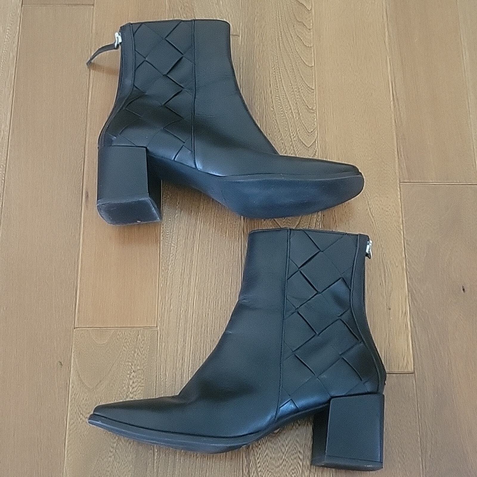 Angel Alarcon Leather Black Square Toe Chunky Heel Quilted Back boots Size 39