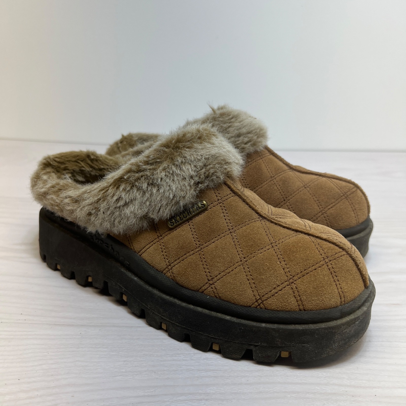 Skechers Fortress Tan Suede Leather Faux Fur Lined Slip-On Clog Shoe Womens 9.5