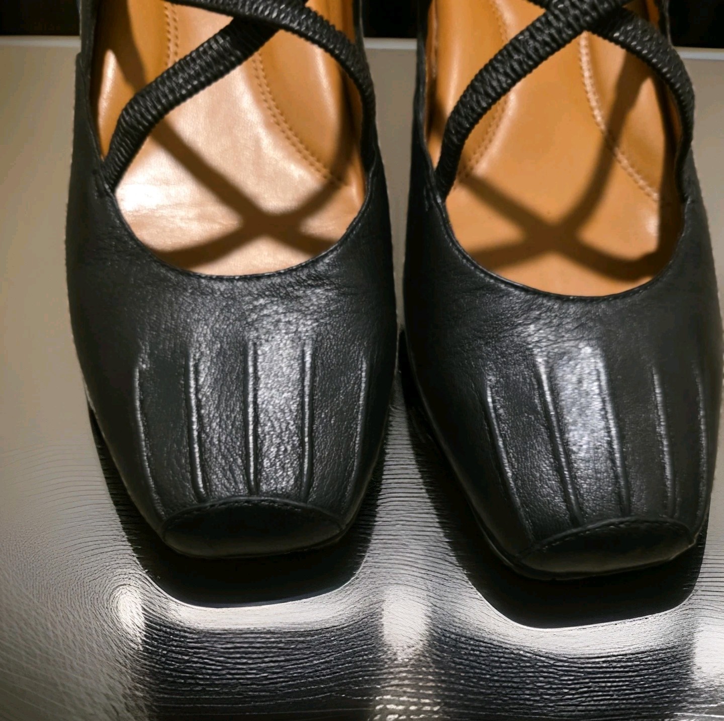 Black leather Nurture by Lamaze ballet flats feature a pleated square toe SZ 8