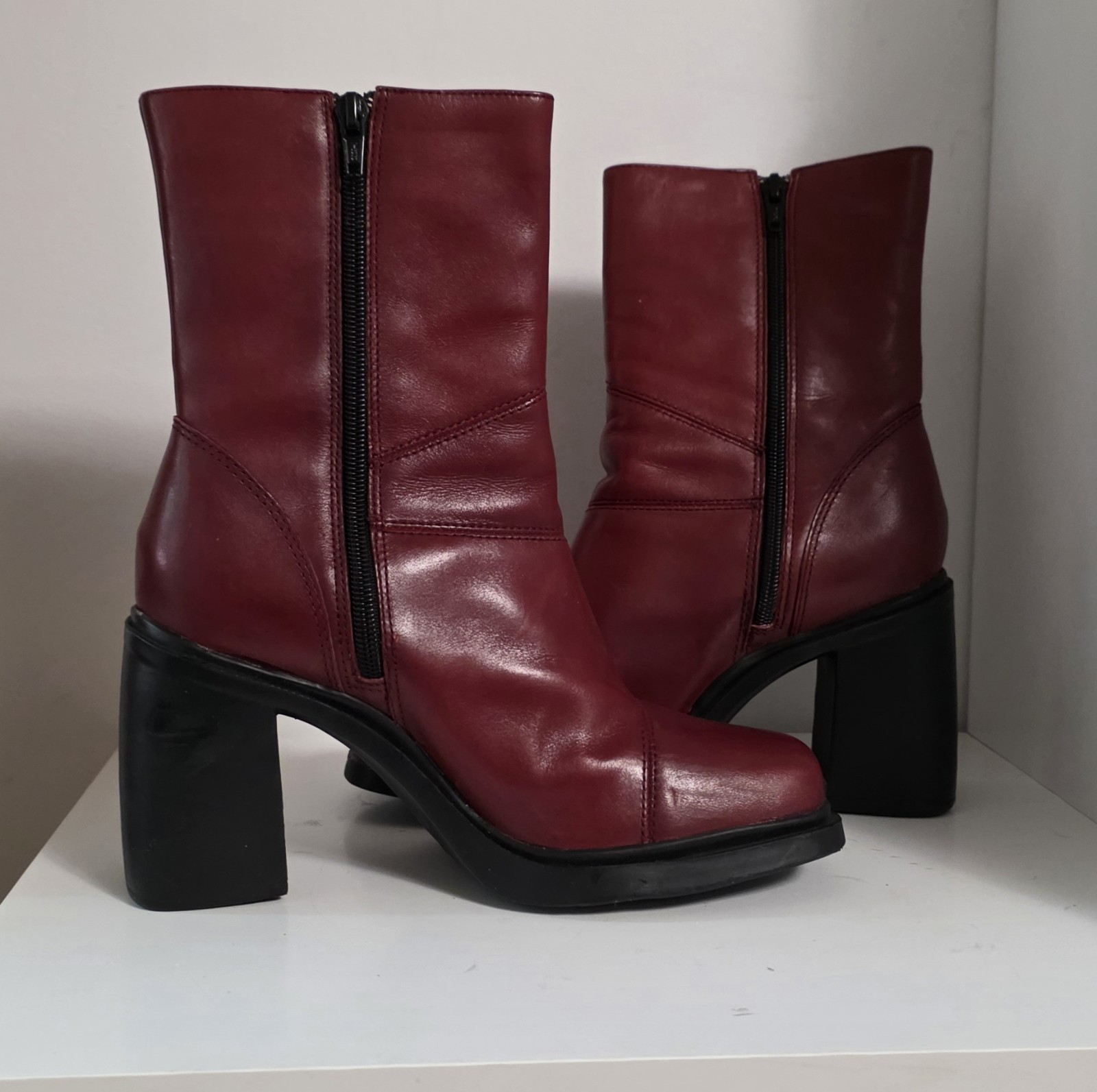 Prima Royale Deacon Short Zip Boots Leather Red Block Heel Size 7 Retro