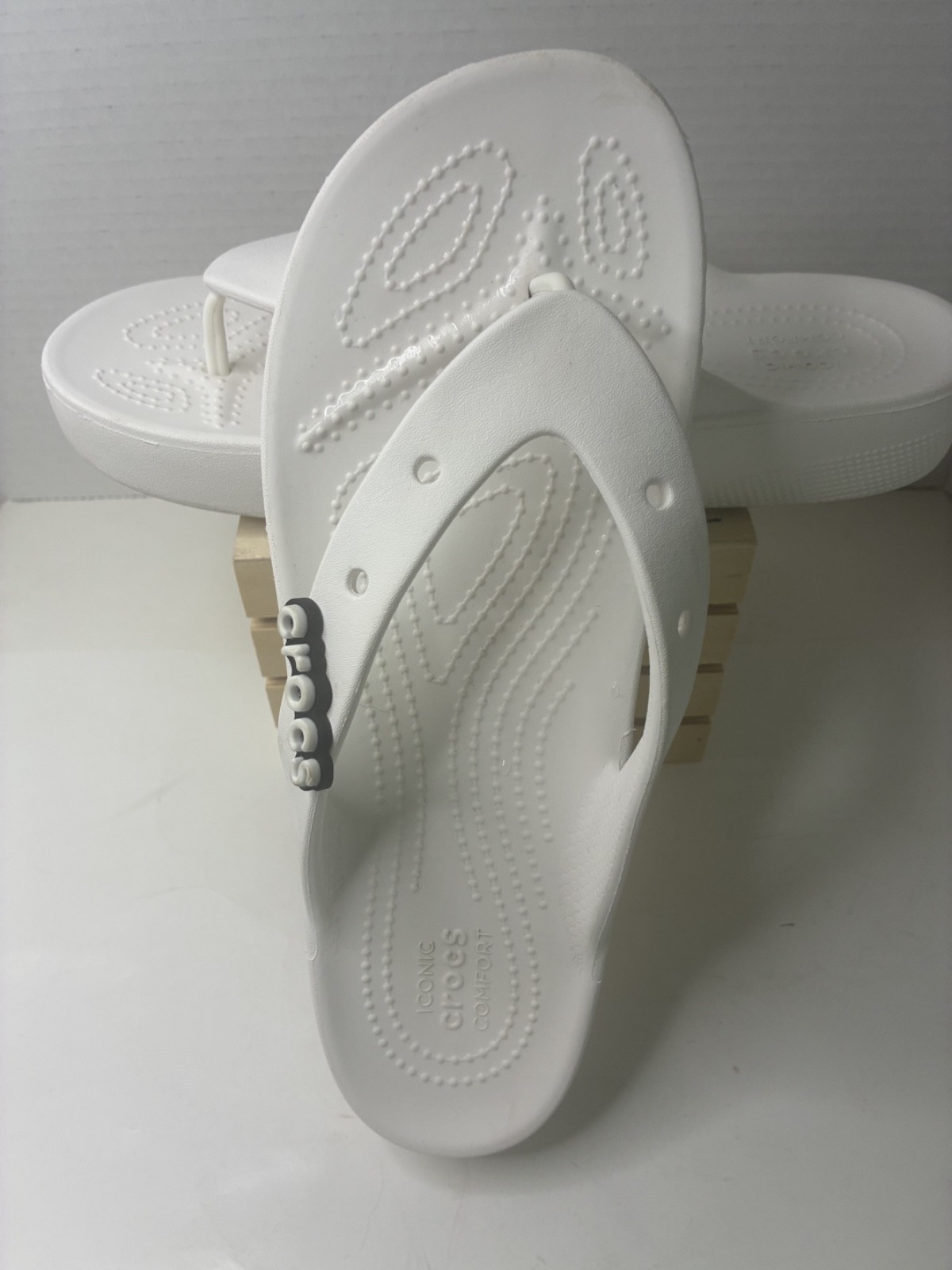 Crocs Baya Flip Flop Sandals White Thong Slip on Spell out size 10W
