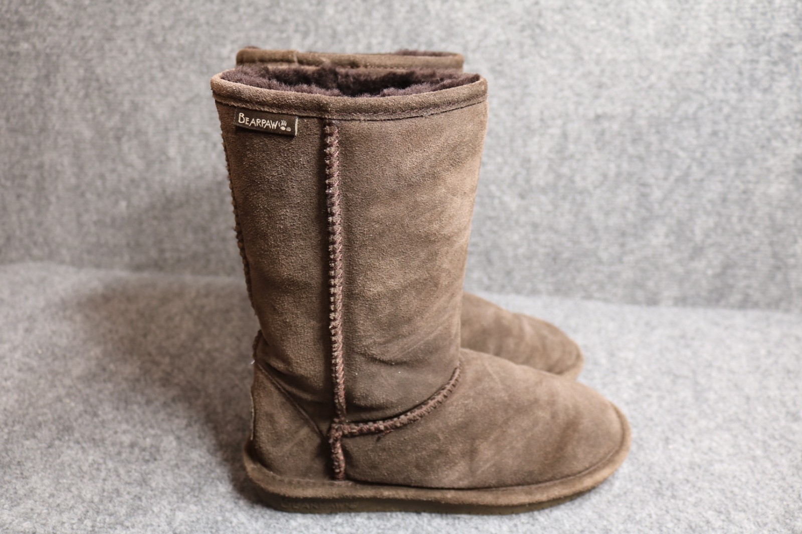 Women’s Size 6 – BEARPAW 608 W Emma Short Hickory Womens Casual BOOTS