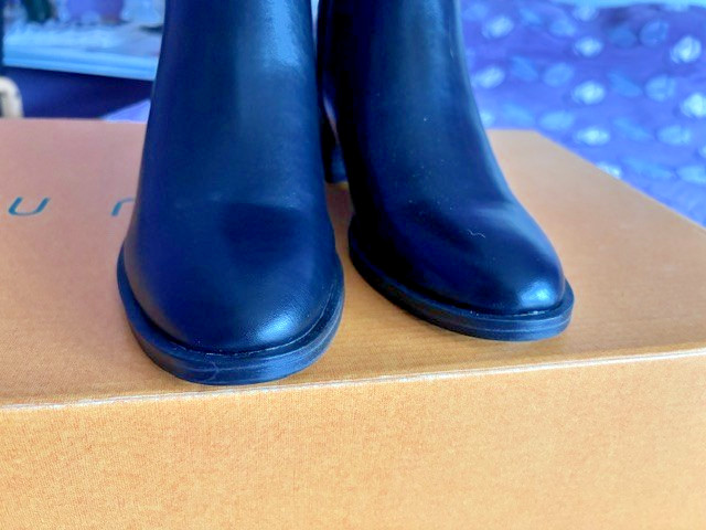Unisa Waylee-J Black Knee High Boots Buckle Zip Women’s Size 6M NWB