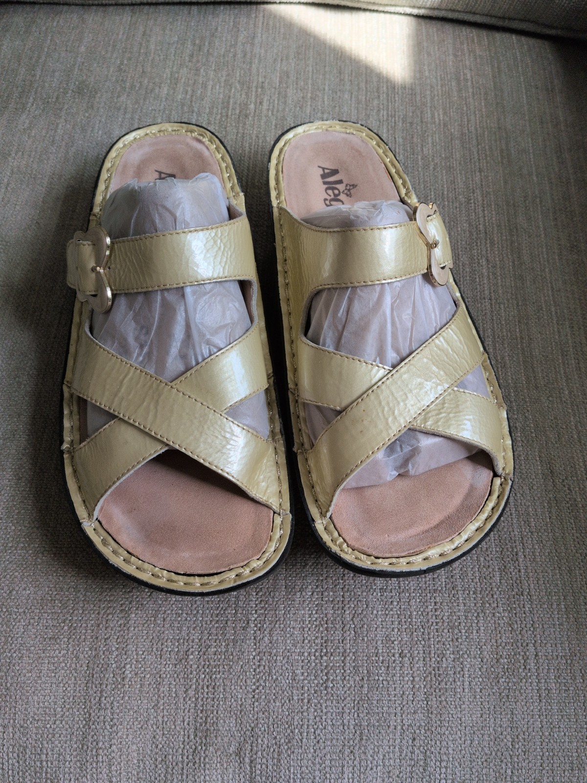 ALEGRIA Barcelona 8.5/39 Strappy Comfort Sandal Yellow Patent Leather Butterfly