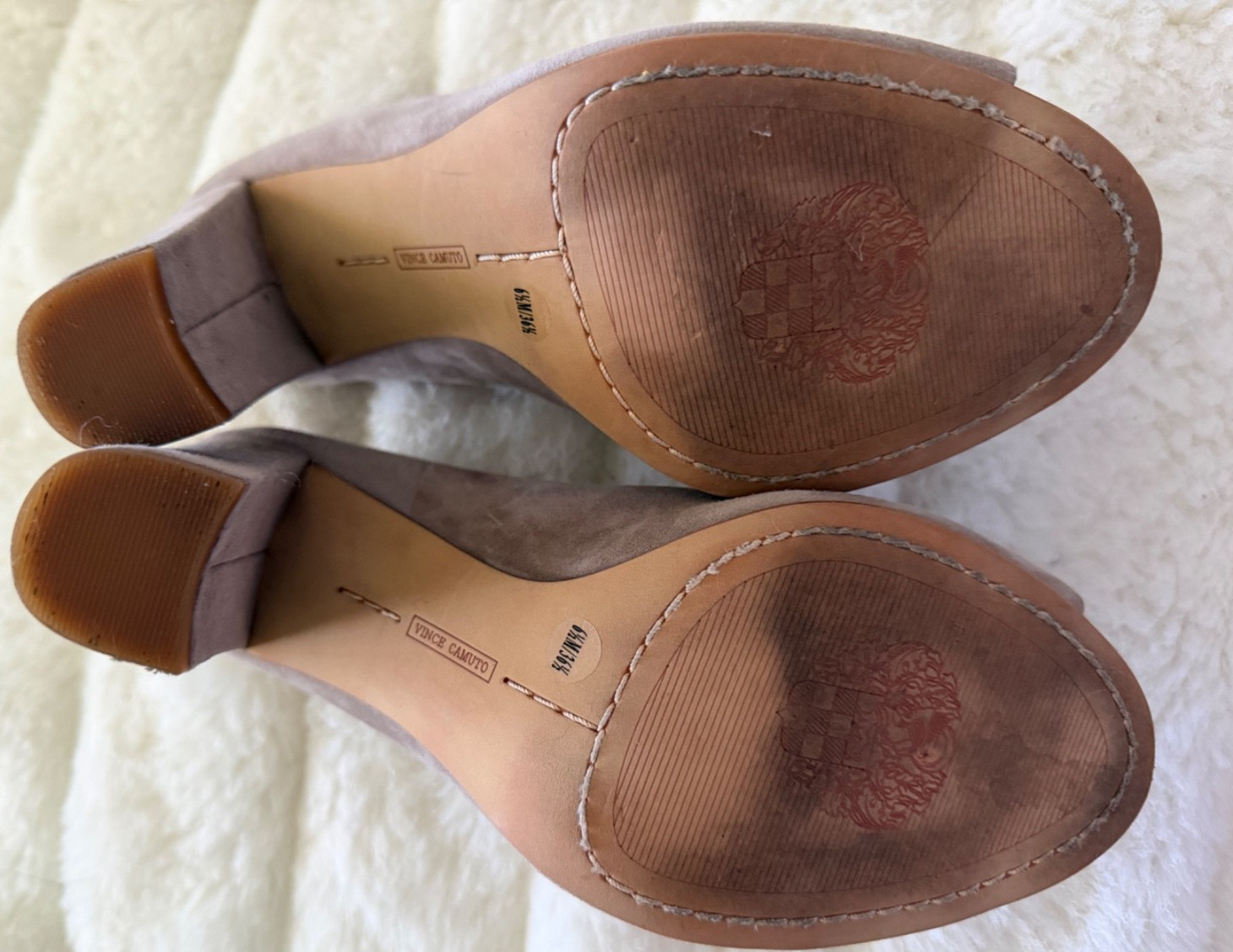 VINCE CAMUTO SIZE 6.5 Gray Suede Bootie Covered Heel Open Toe Slide On