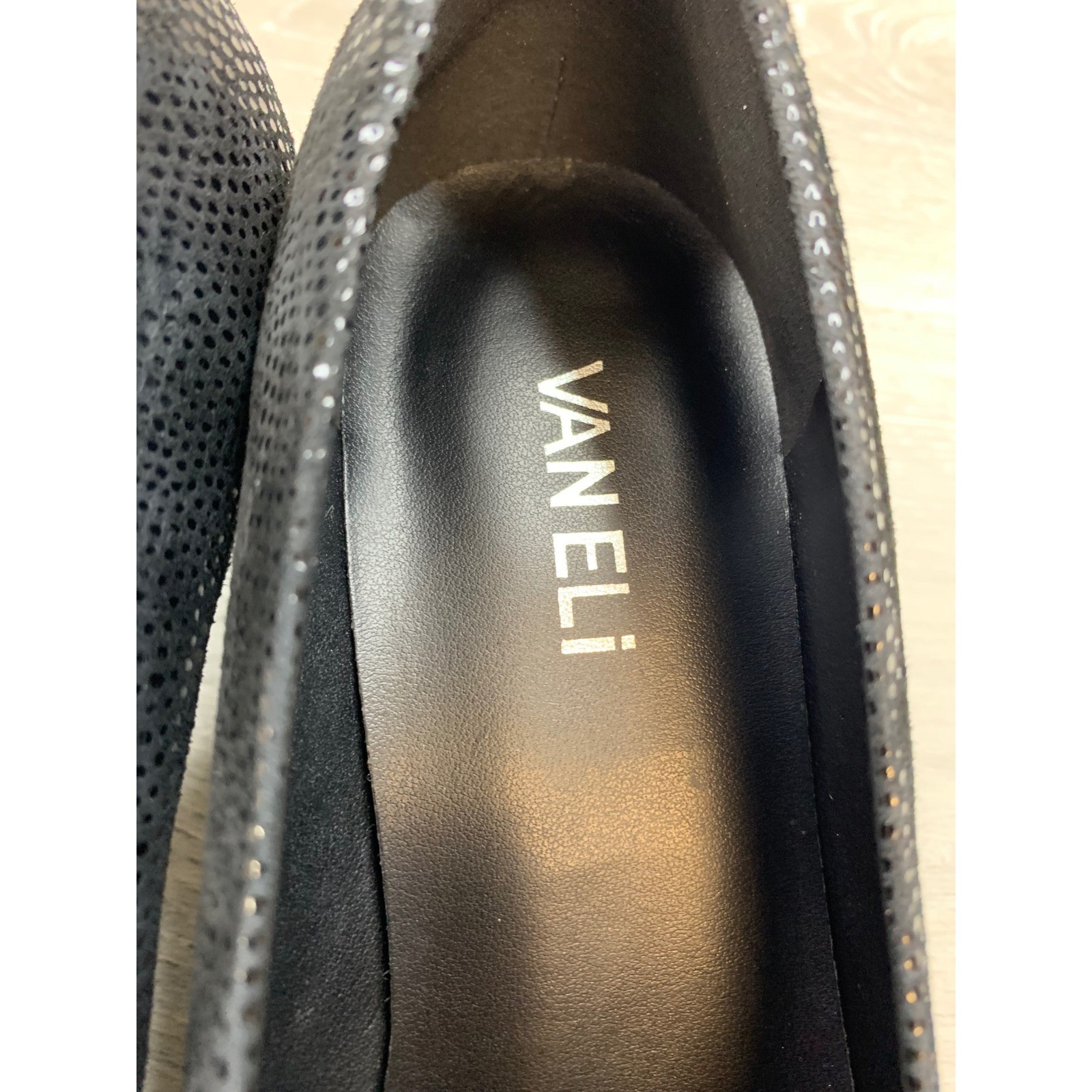 Vaneli Women’s Black Textured Shimmer Pumps Almond Toe Heel Shoes 9.5 Shoes