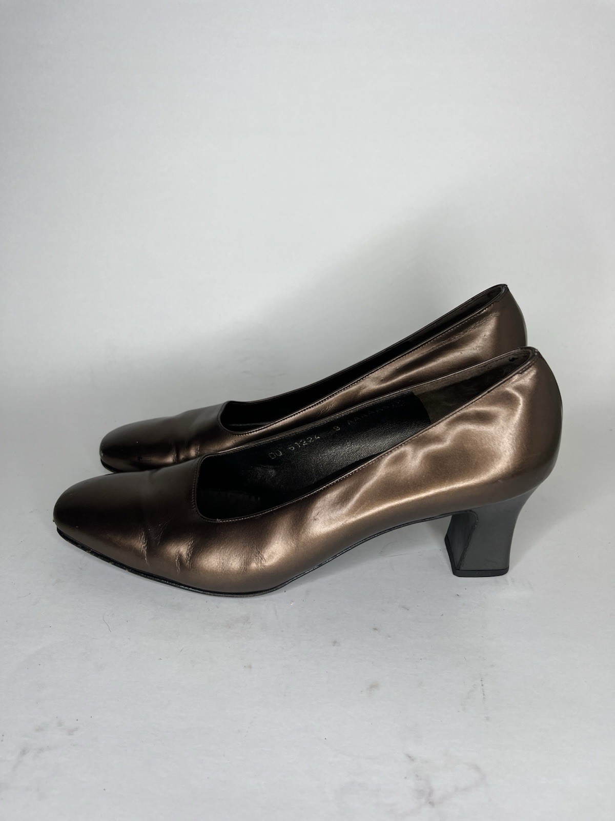 Salvatore Ferragamo Bronze Patent Leather Pumps Heels Women’s Sz 9 4A US/39.5EU