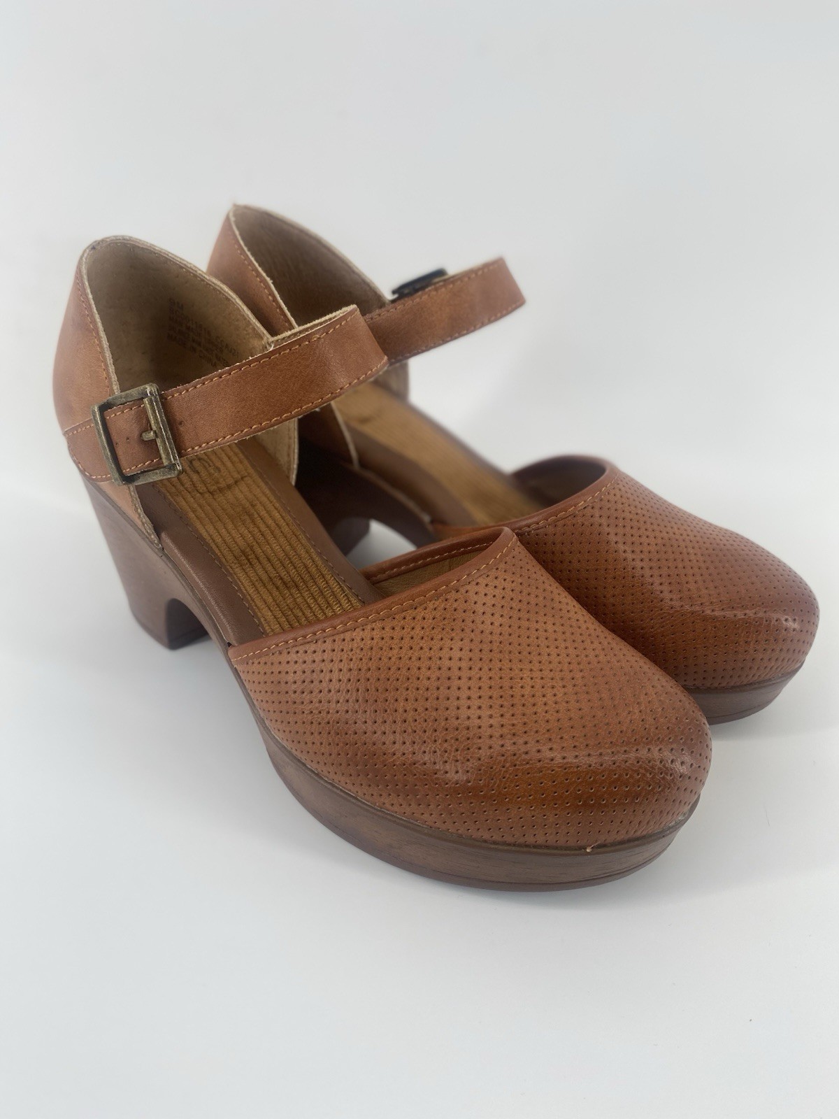 B.O.C. Born Gia Women’s Sz 9 m Leather Closed Toe Comfort Mary Jane Clogs