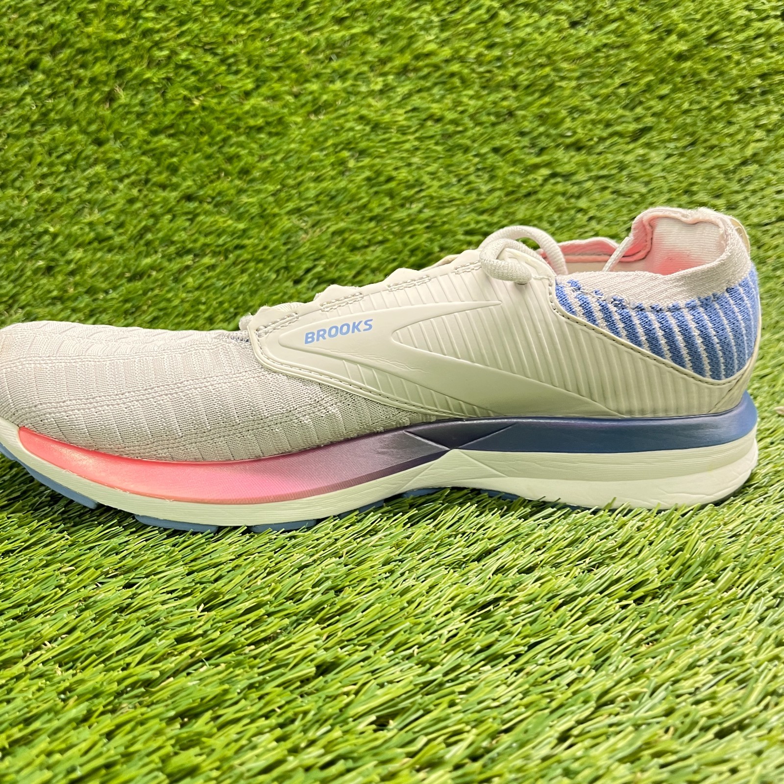 Brooks Ricochet 2 LE Womens Size 9 Gray Blue Athletic Running Shoes Sneakers