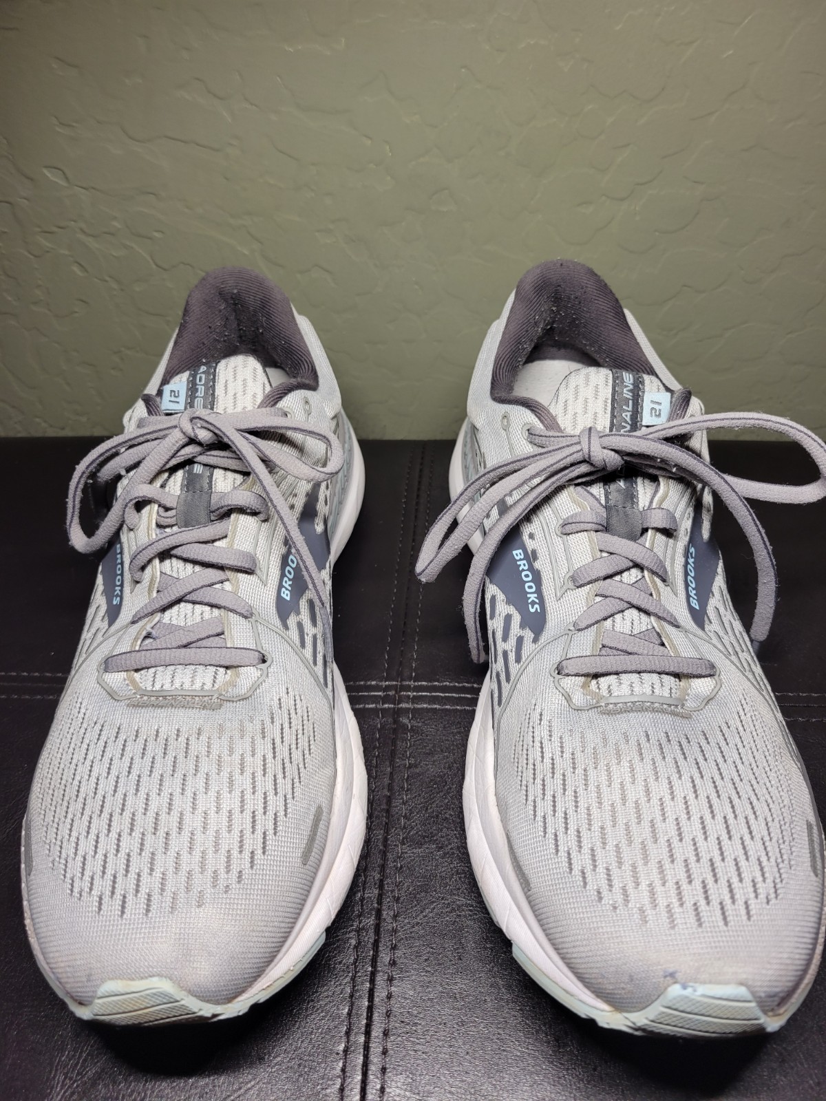 Brooks Adrenaline GTS 21 Women’s Running Sneakers Size 11.5B
