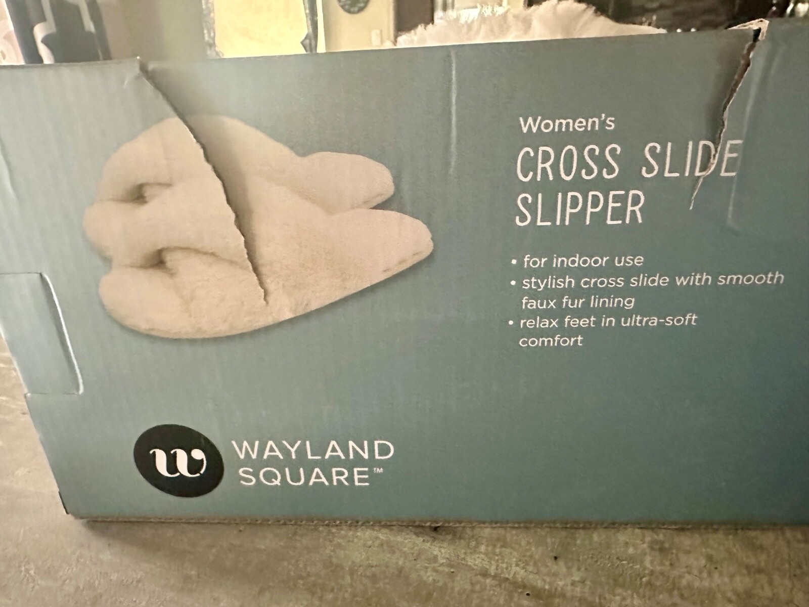 Women’s Cross Slide Slipper Cream Large 10-11