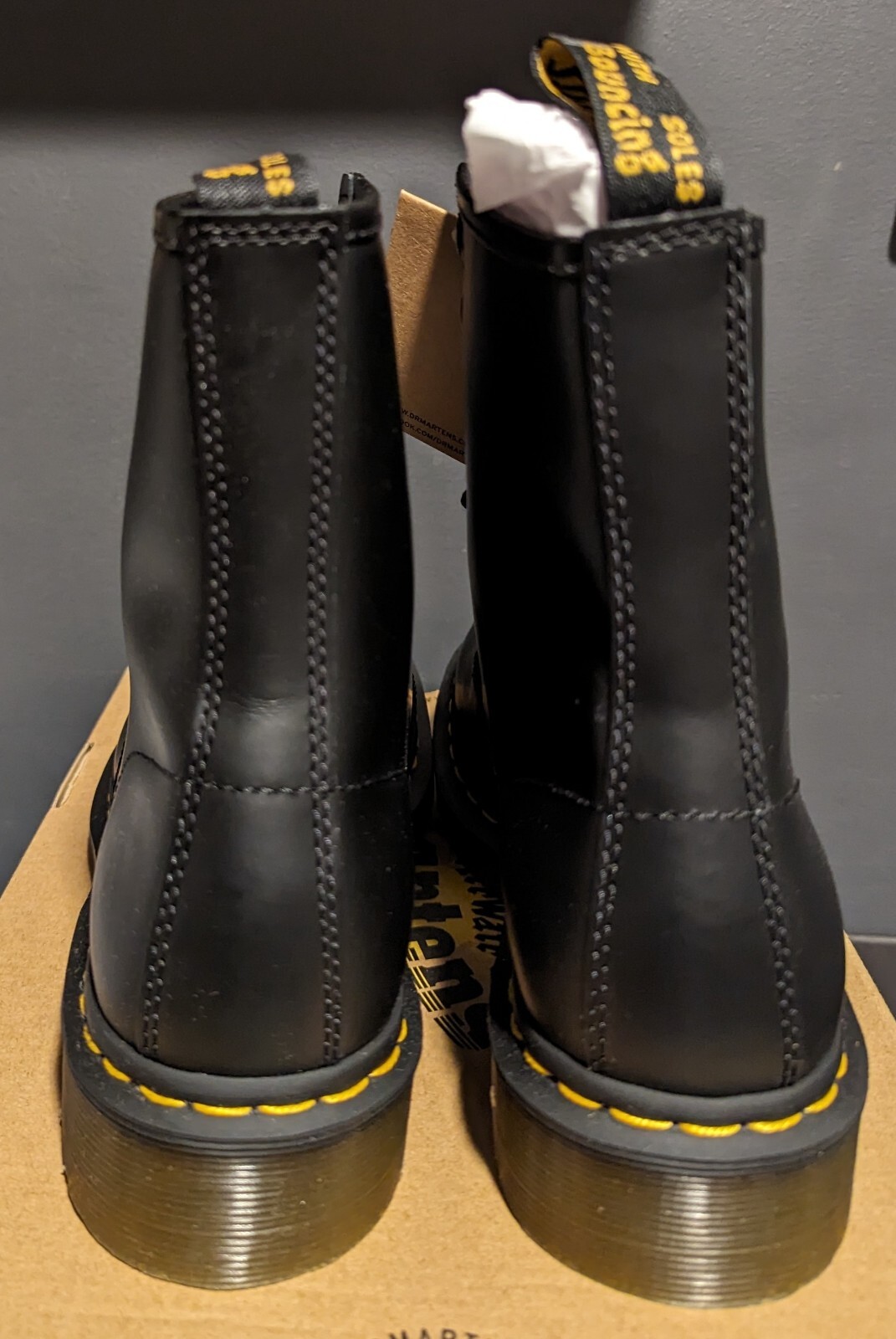 Dr. Martens Women’s 1460 8 Eye Leather Boots 11821006 BLACK SMOOTH Size 7 – NIB