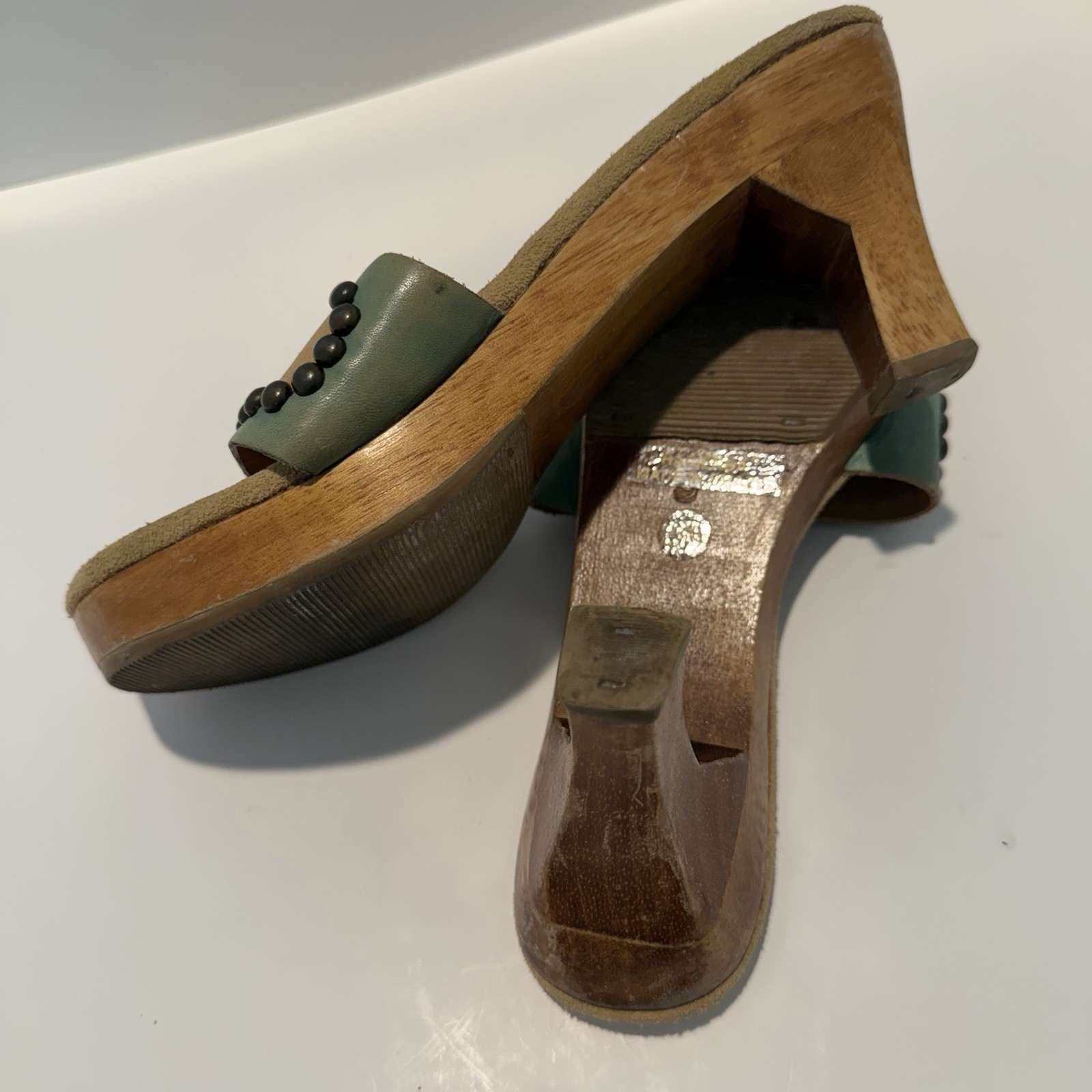 MADELINE Womens 5.5 Brazil Slip On Leather Jeweled Sandals 2.5 in Heels Opentoe