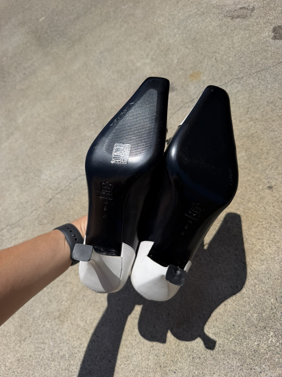 Via Spiga Pumps Women’s Size 9 M Shoes Mules Kitty Heels Leather Black & White